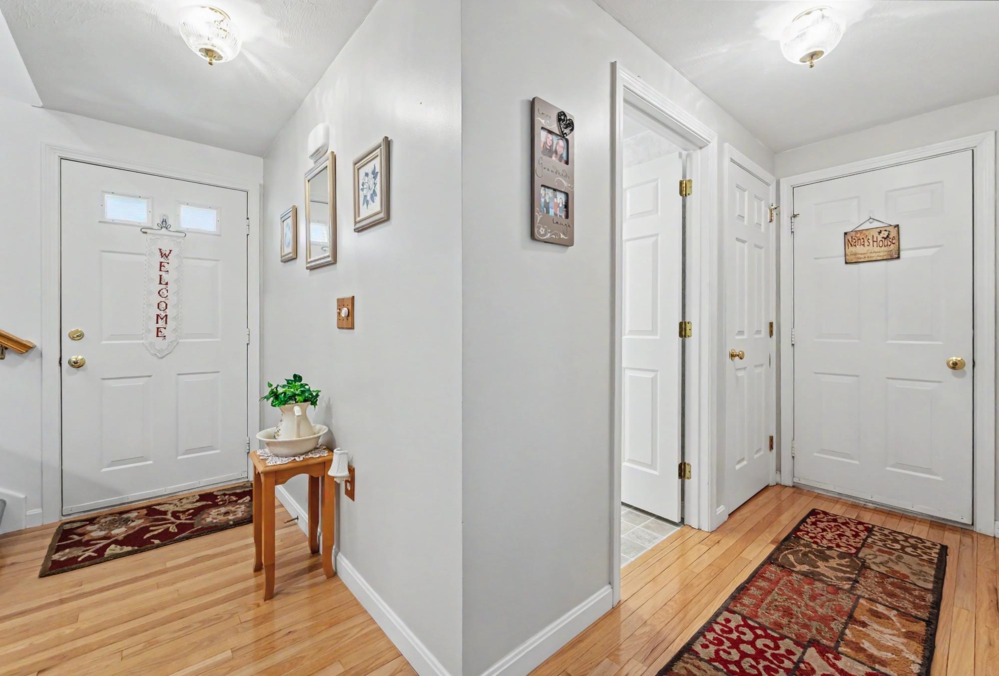 68 Barbara Ln, Hudson, NH 03051