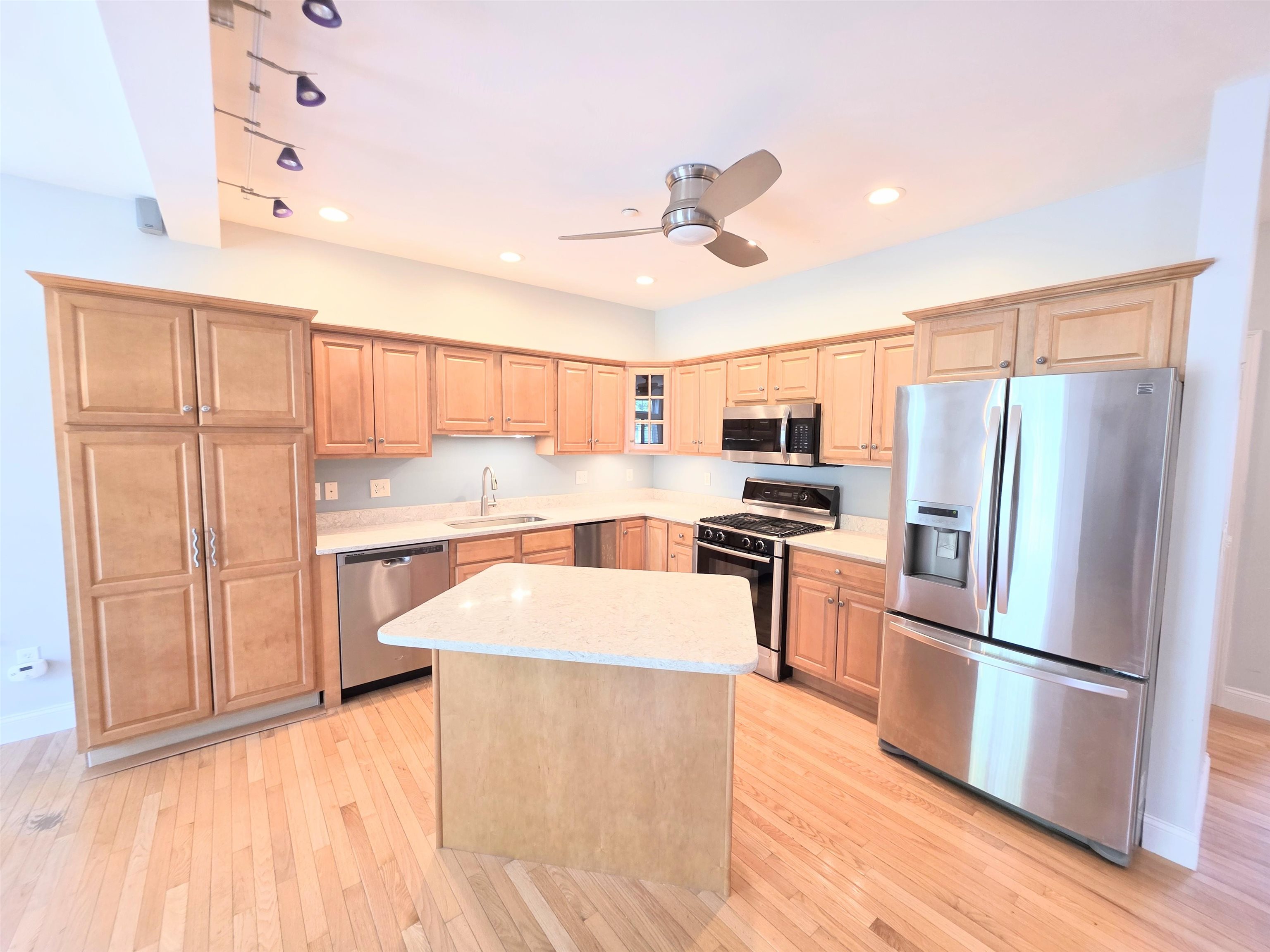 624 Main St #6, Fremont, NH 03044