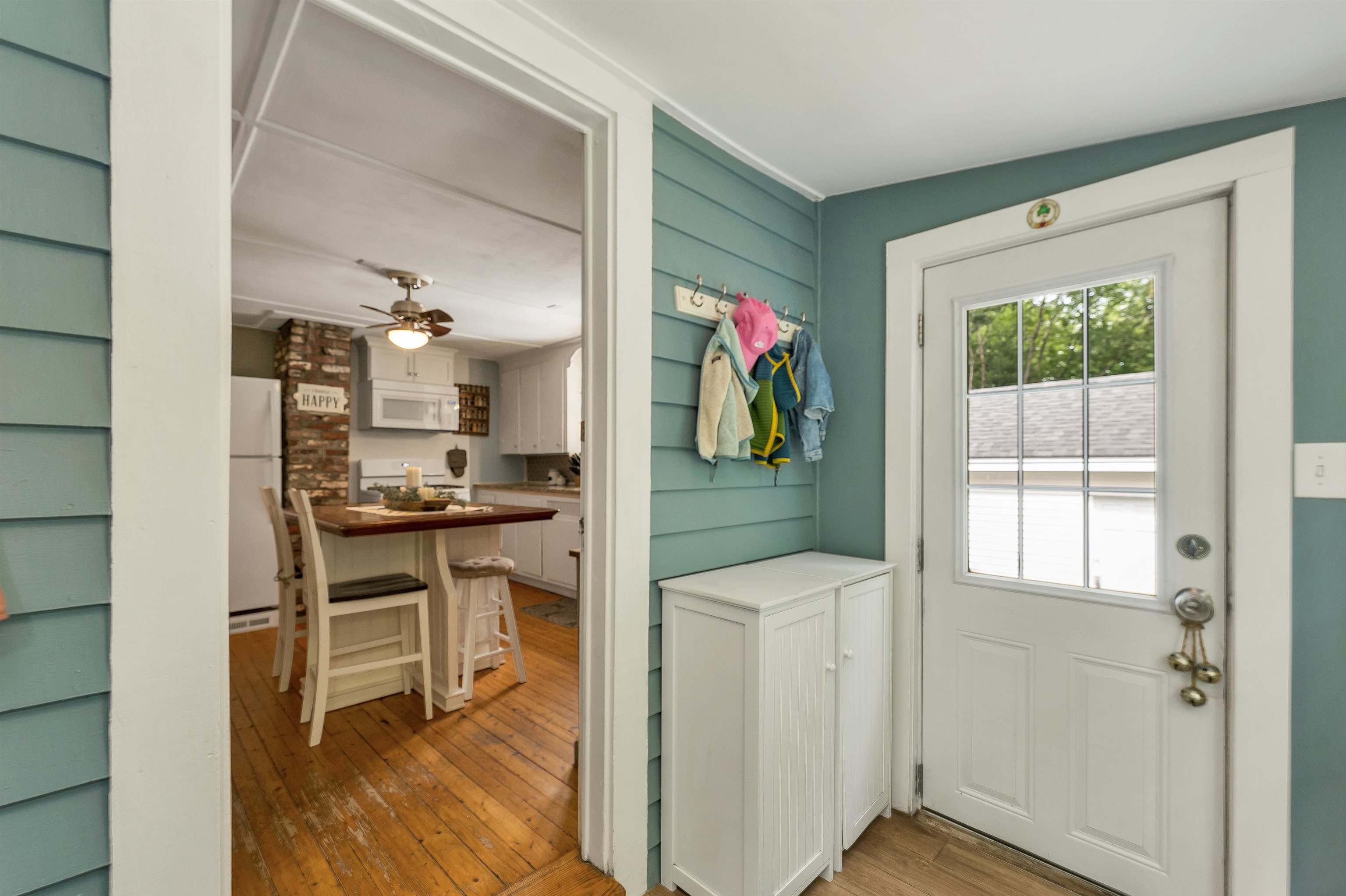 55 School St, Salem, NH 03079