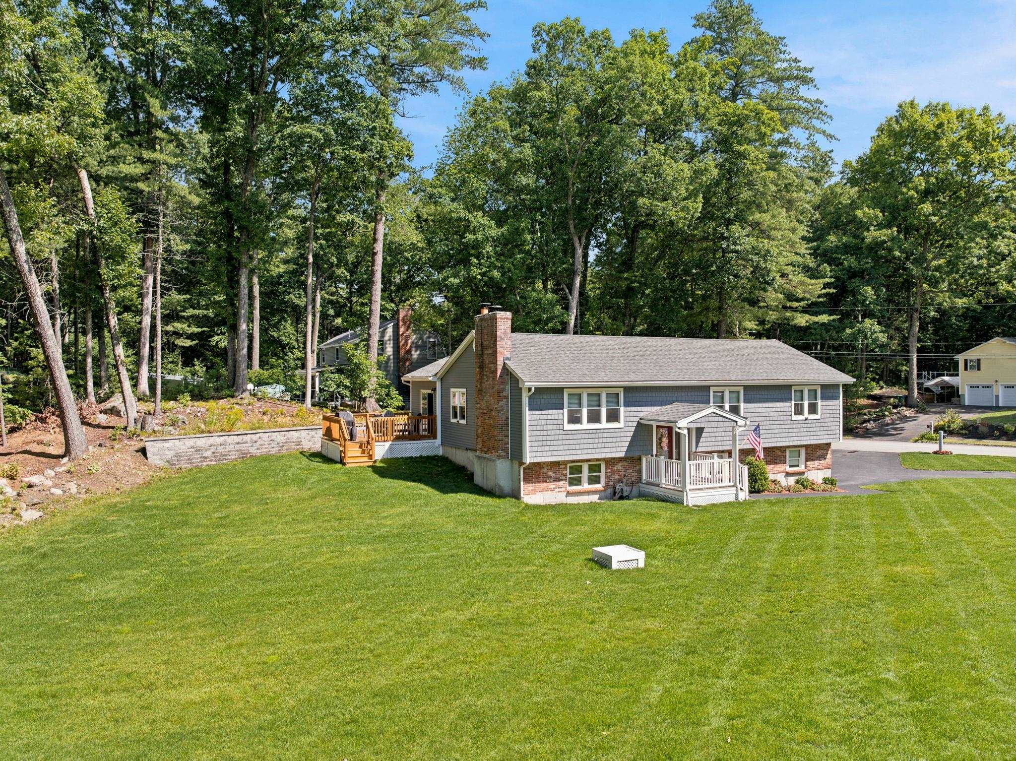 19 Michael Ave, Nashua, NH 03063