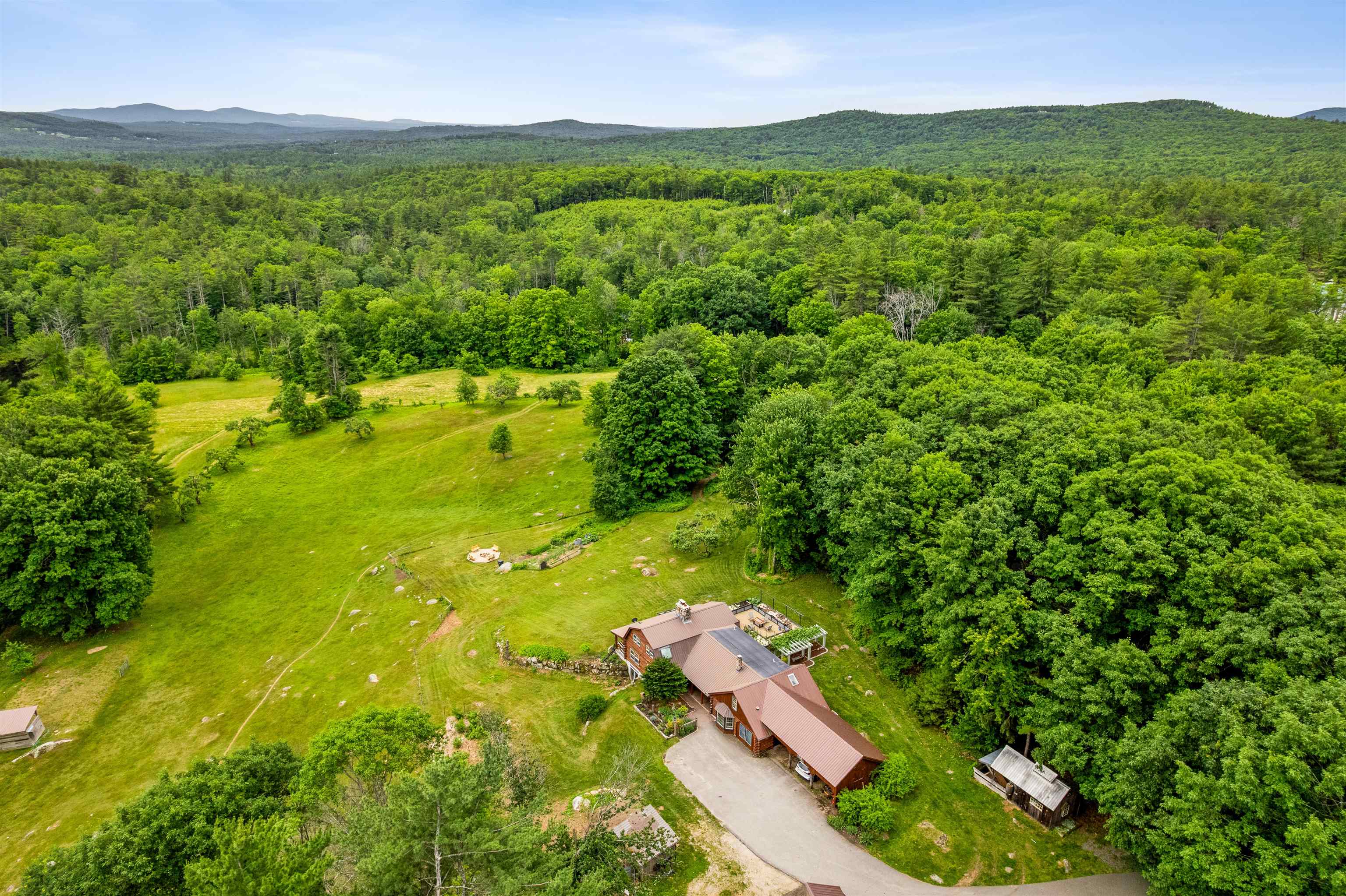 11 Pierce Lake Rd, Antrim, NH 03440
