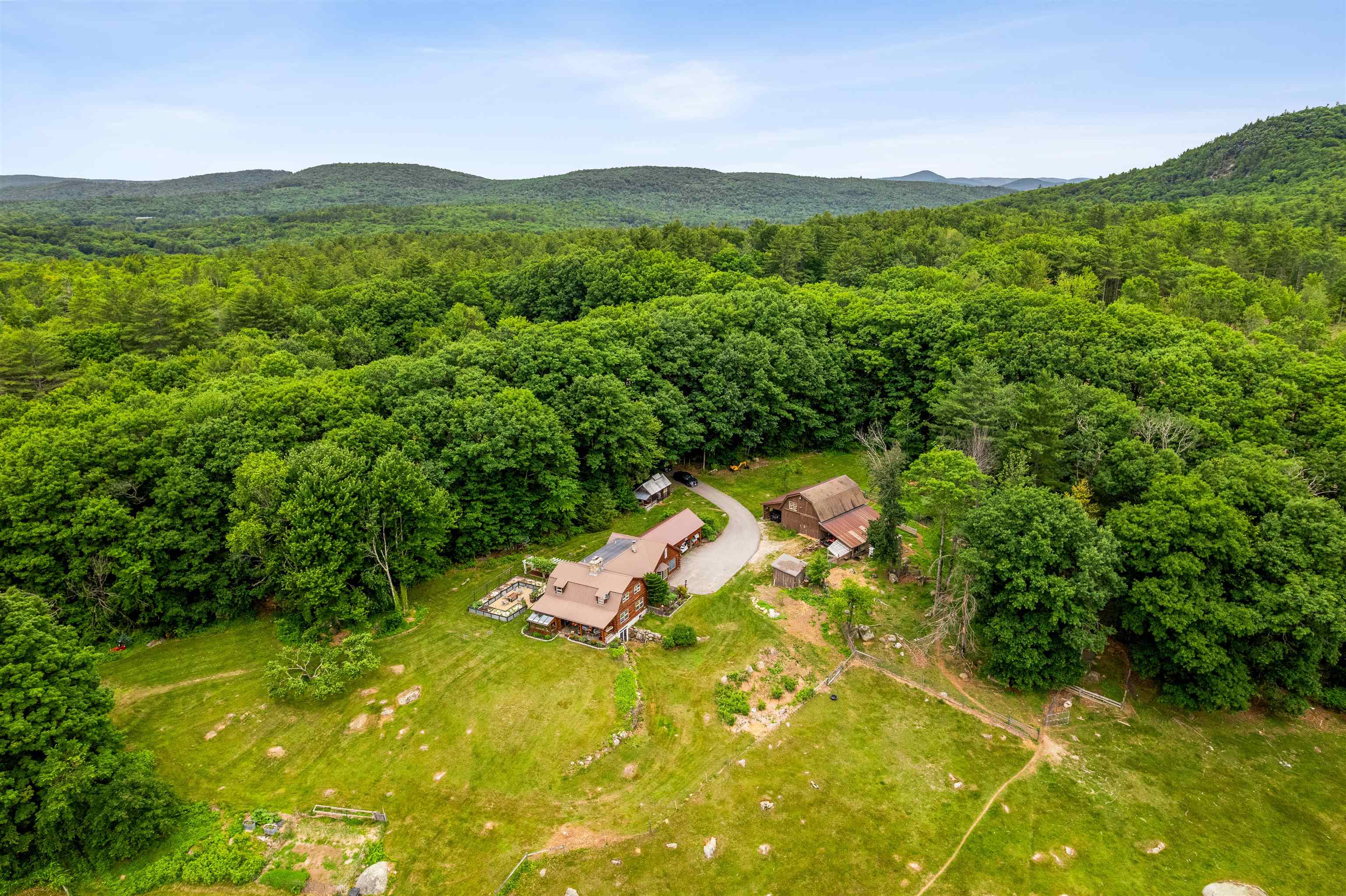 11 Pierce Lake Rd, Antrim, NH 03440