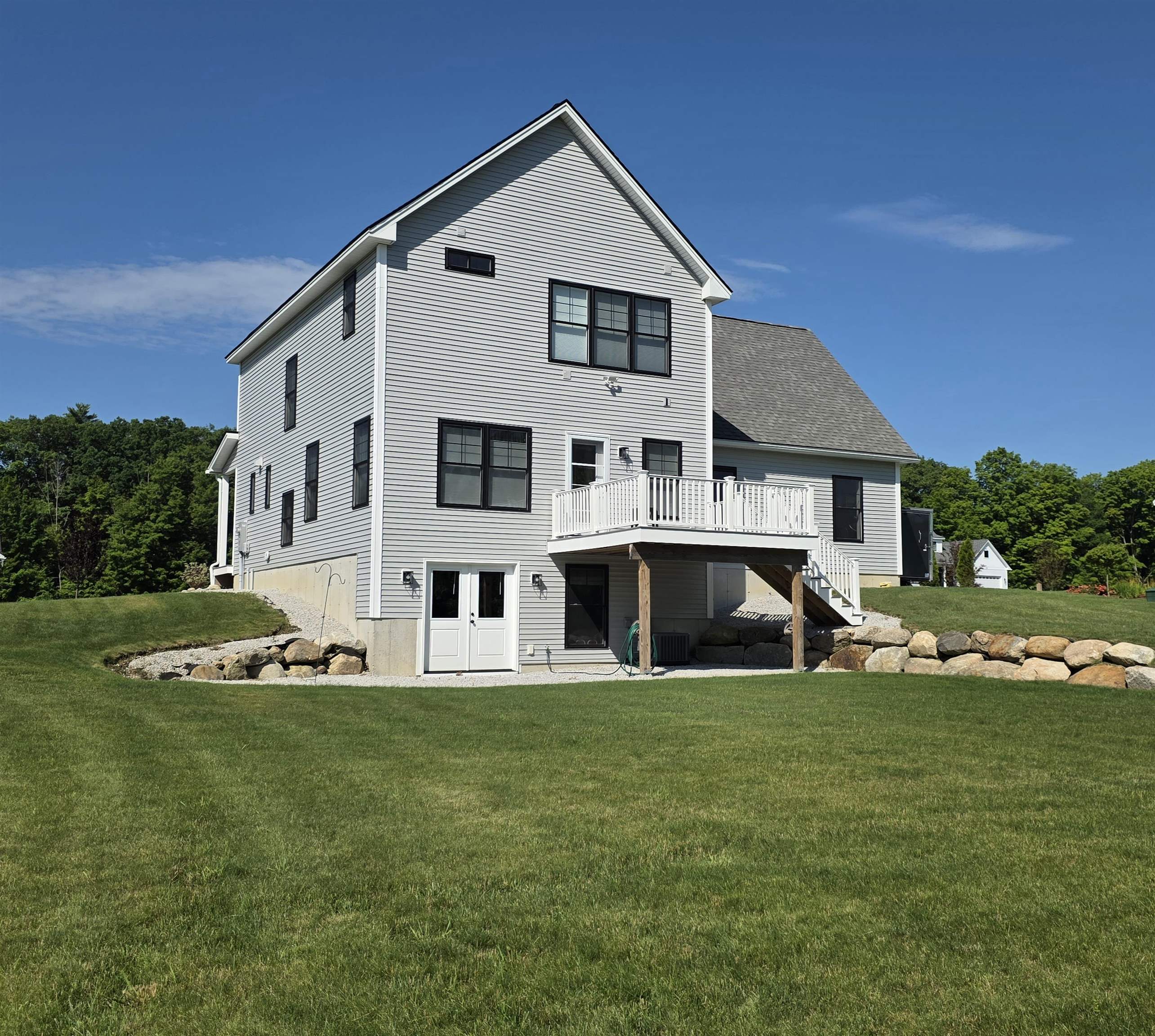416 Blane Cir, Pembroke, NH 03275