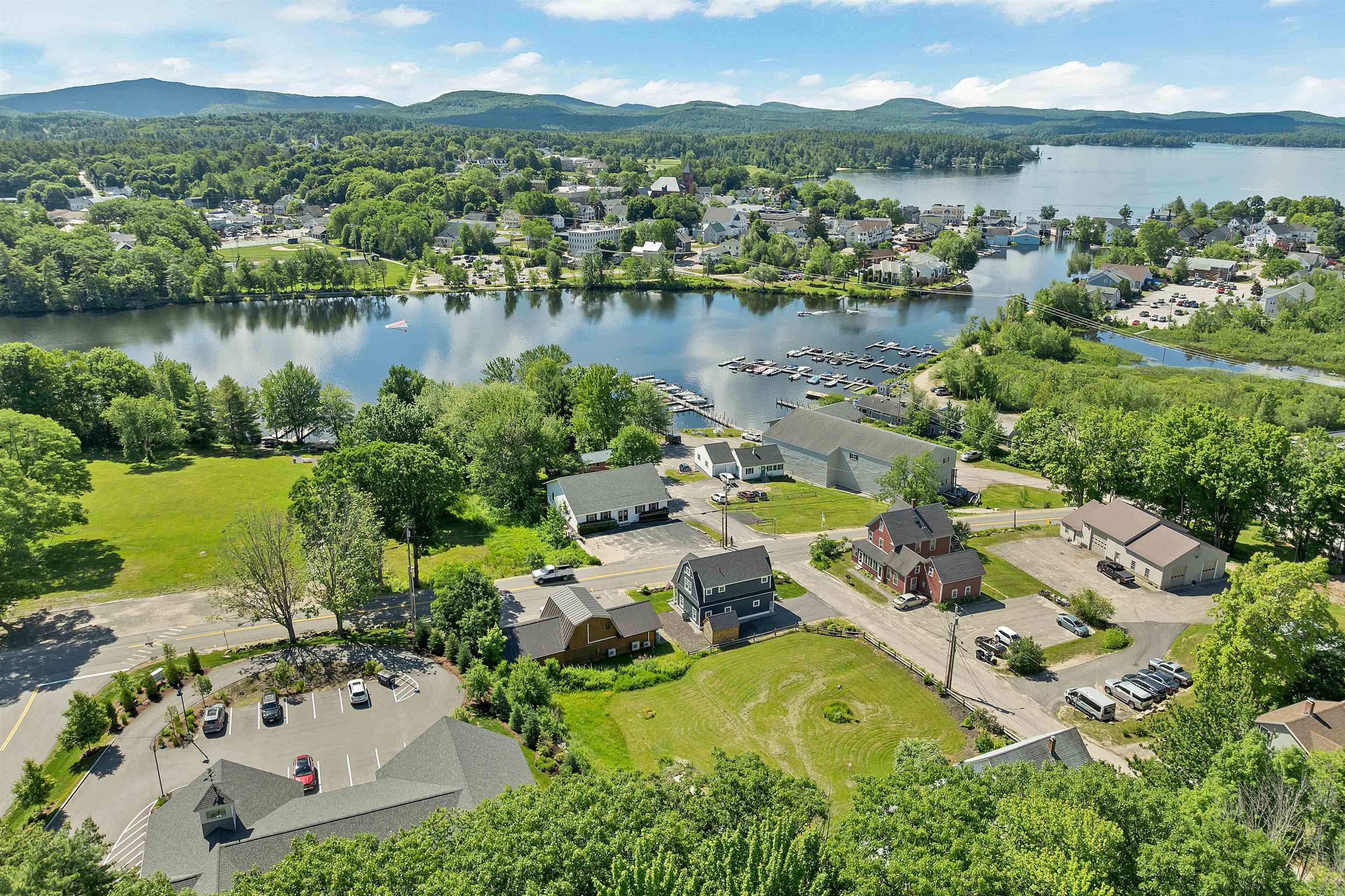 46 King St, Wolfeboro, NH 03894