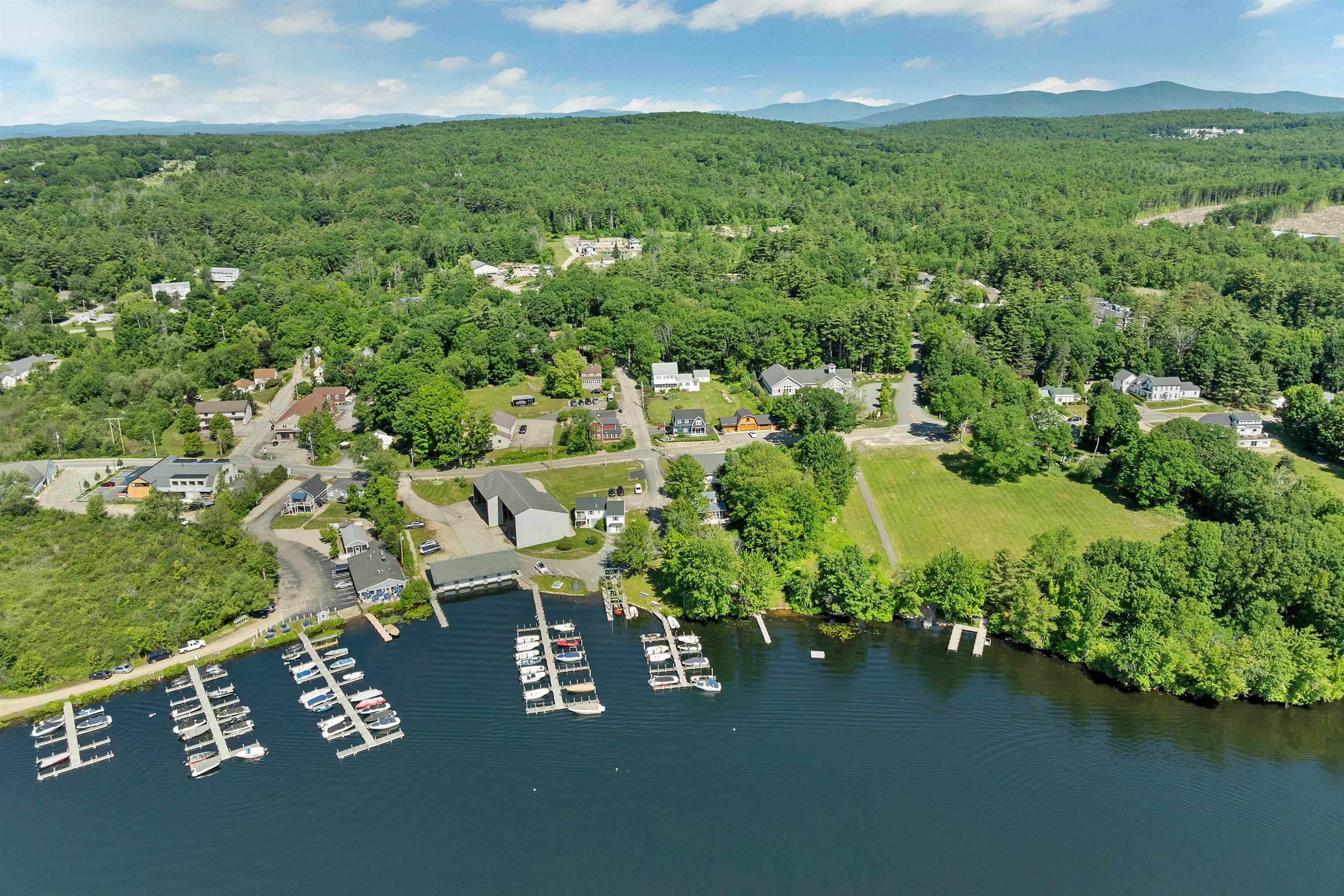46 King St, Wolfeboro, NH 03894