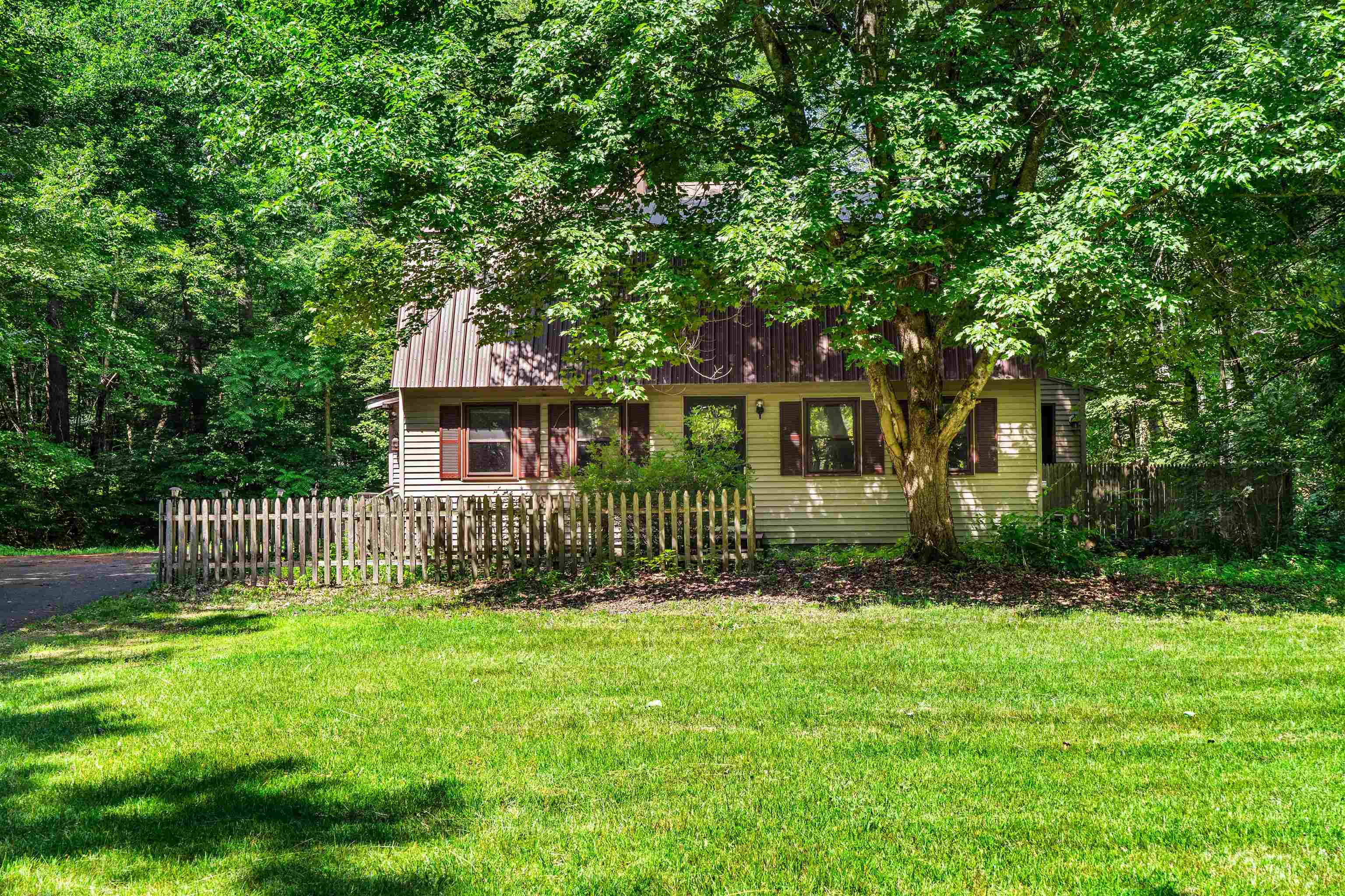 59 Oak Hill Rd, Concord, NH 03301