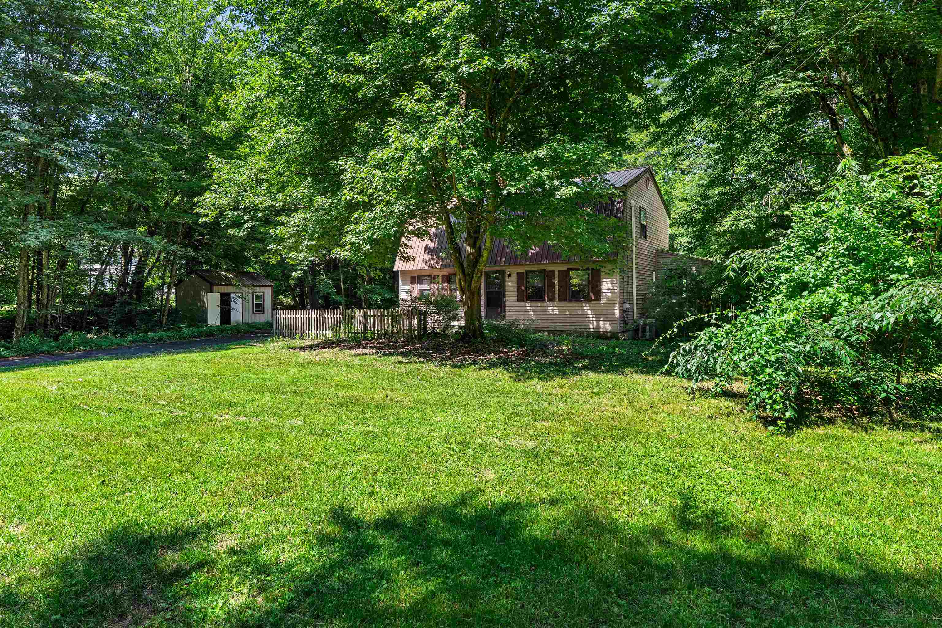 59 Oak Hill Rd, Concord, NH 03301