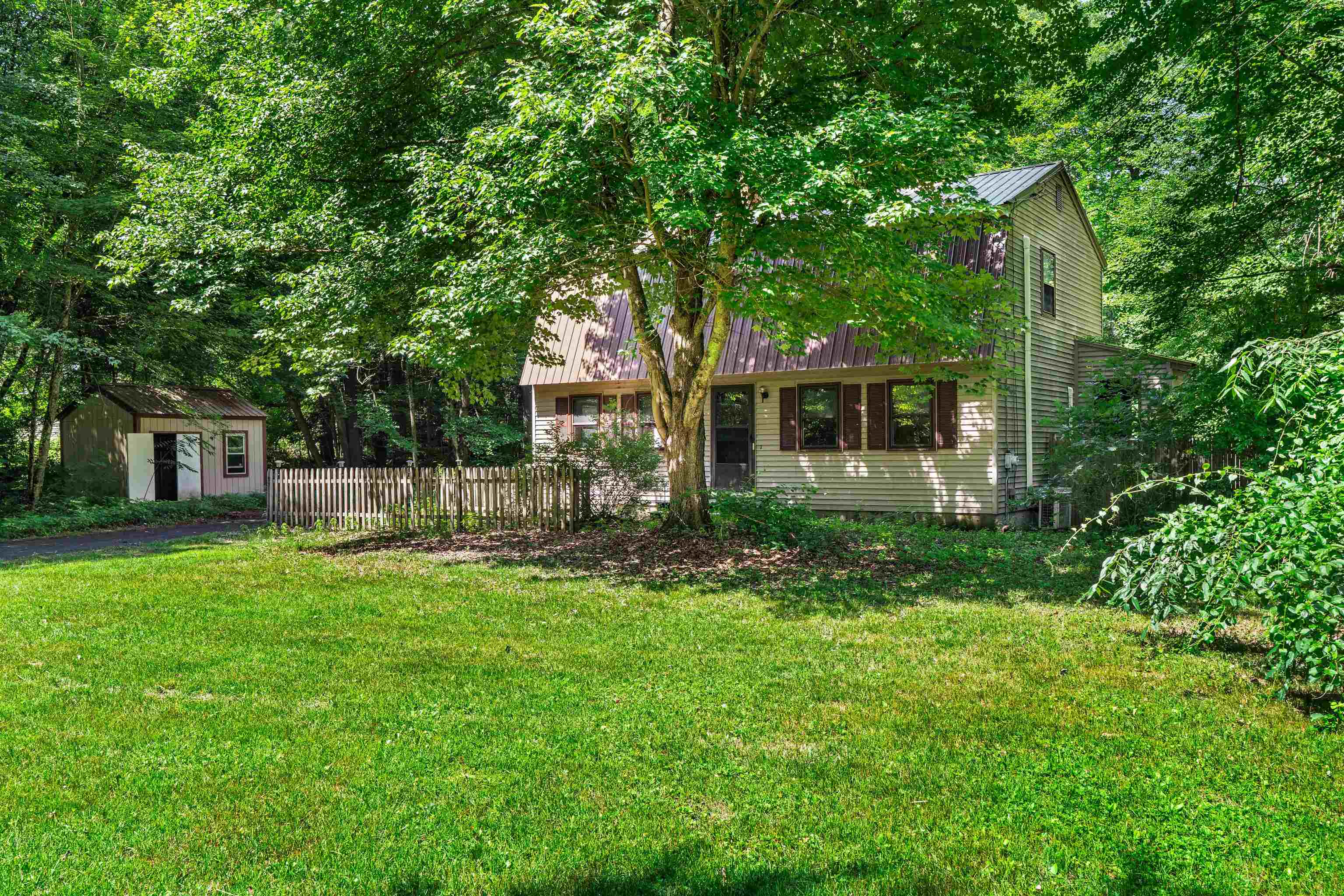 59 Oak Hill Rd, Concord, NH 03301