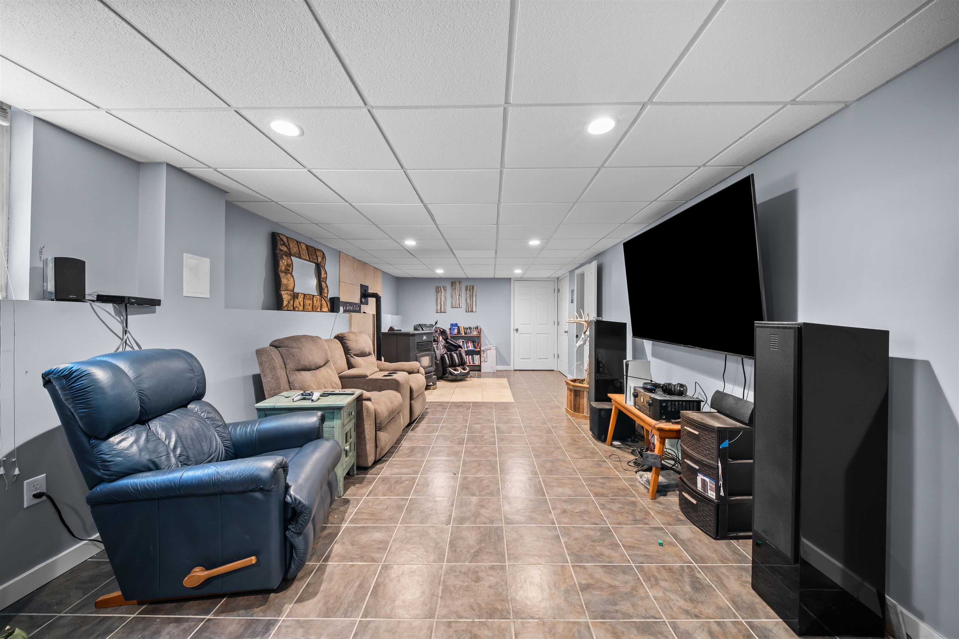 47 Henry Dr, Effingham, NH 03882