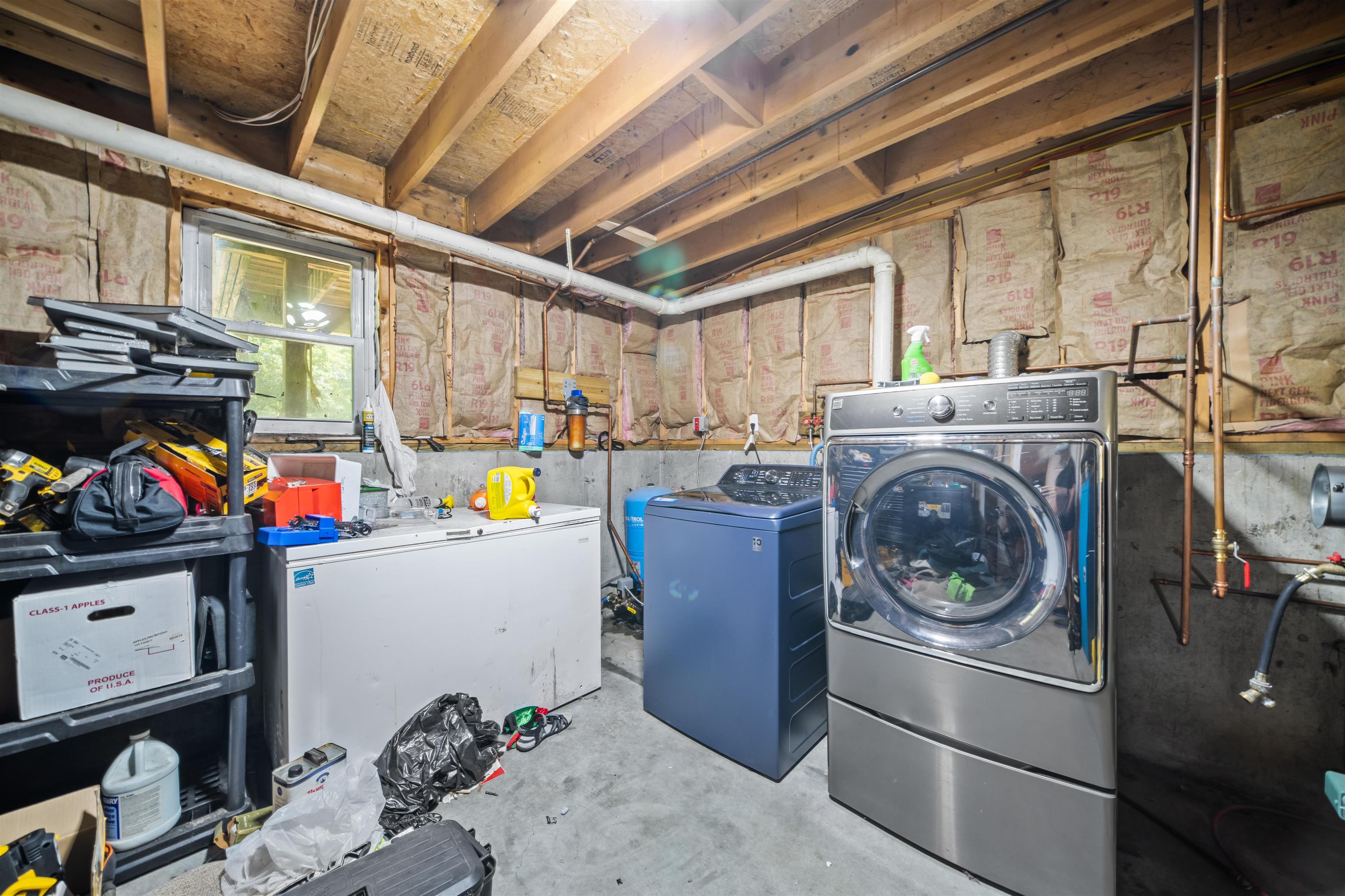 47 Henry Dr, Effingham, NH 03882