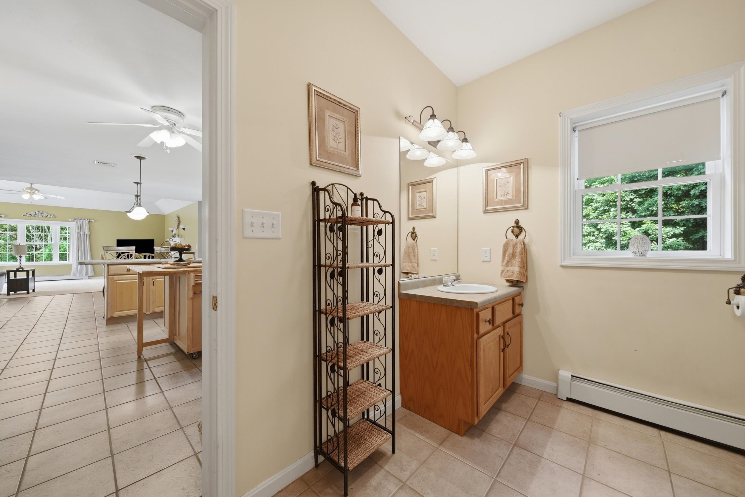43 Emerson Rd, Chester, NH 03036