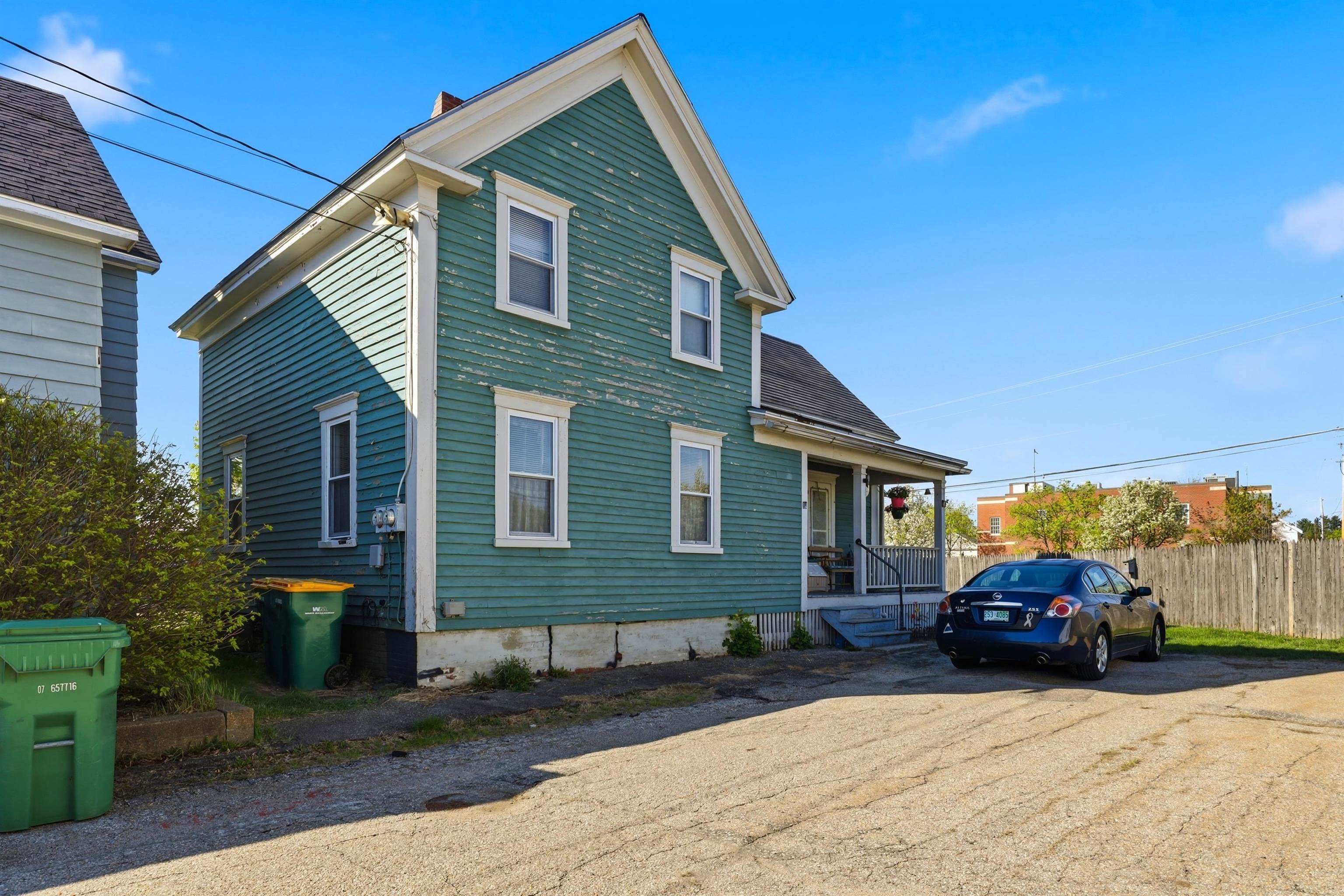 7 Wallace St, Rochester, NH 03839