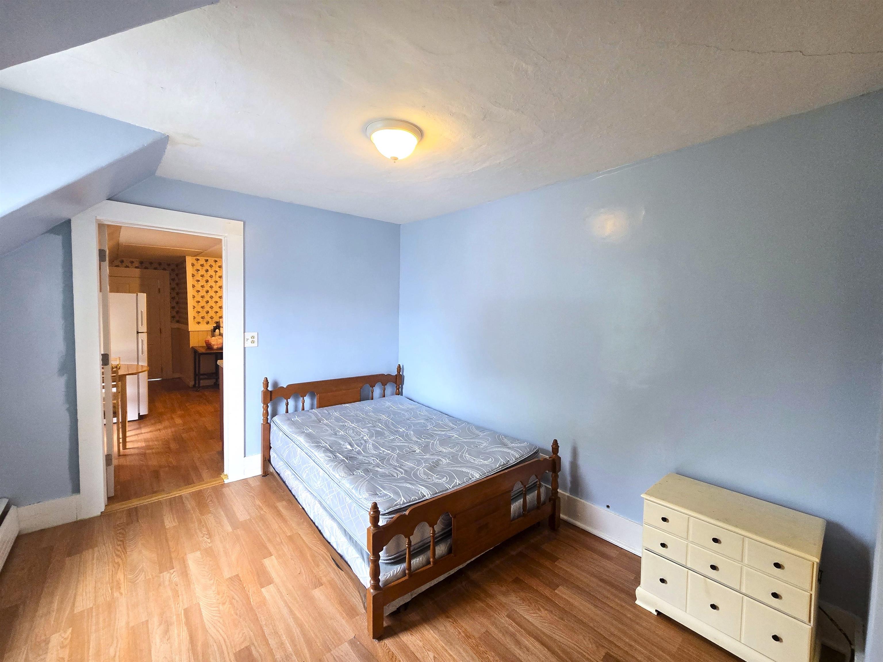 Unit 2 Bedroom 25673406