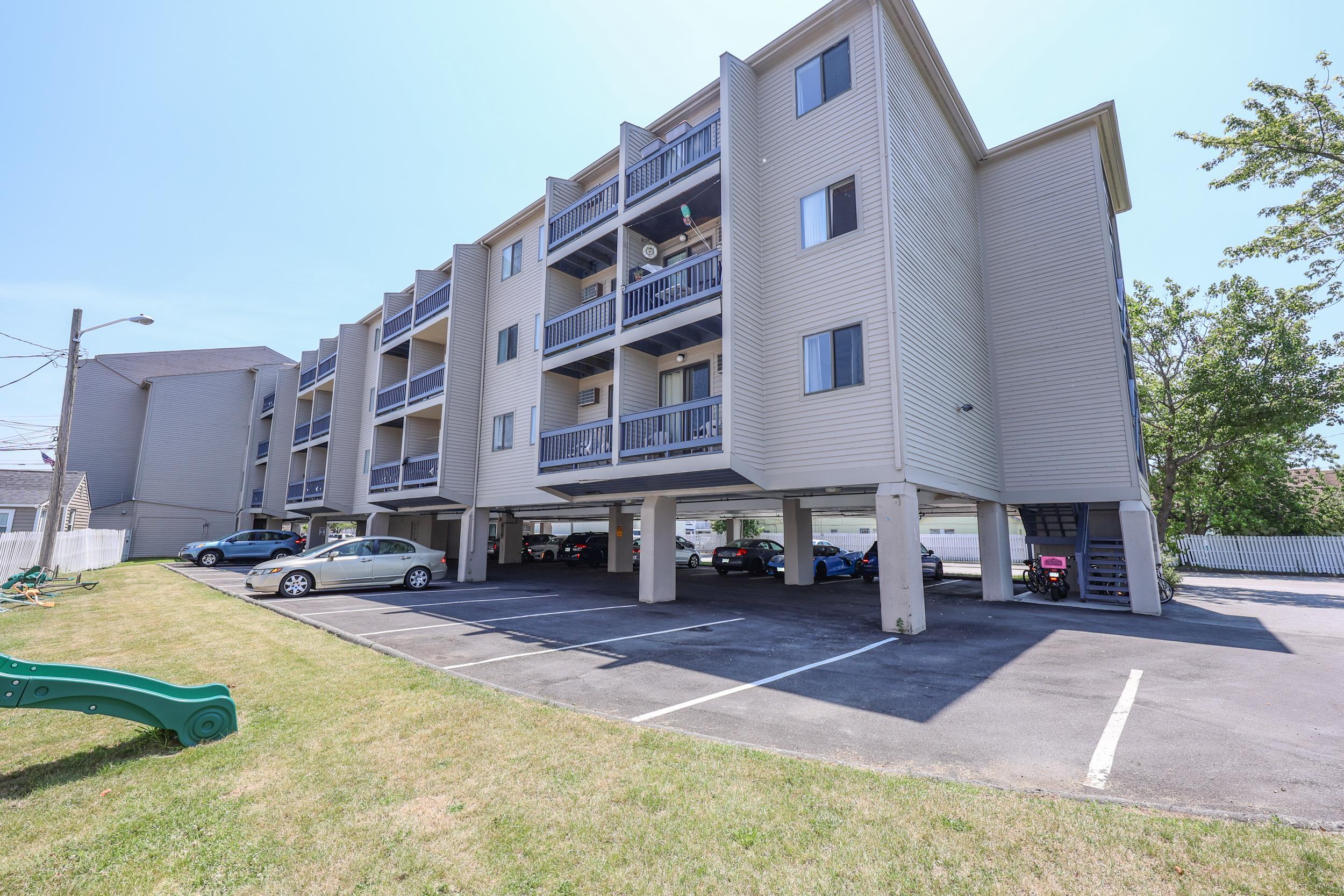 32 Ashworth Ave #437, Hampton, NH 03842