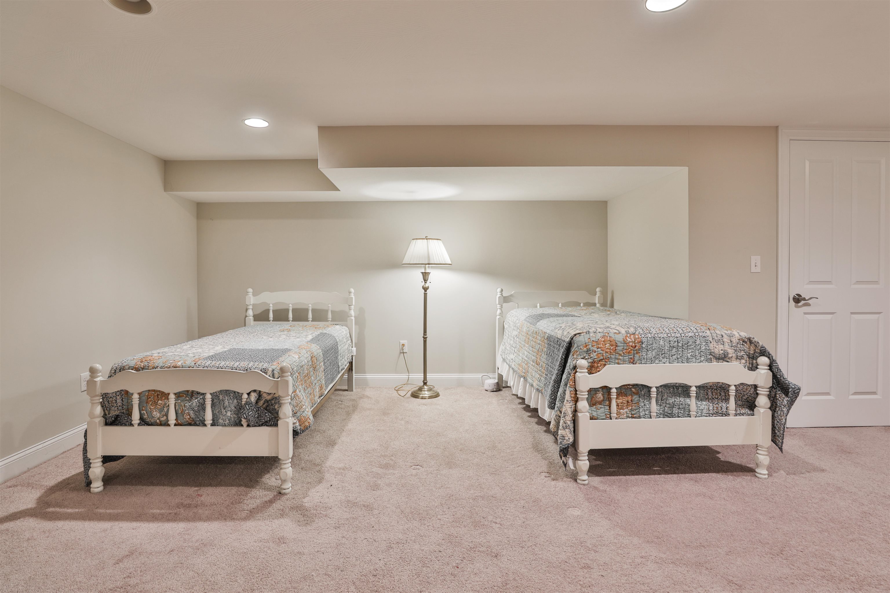 35 Furnival Rd, Nashua, NH 03064