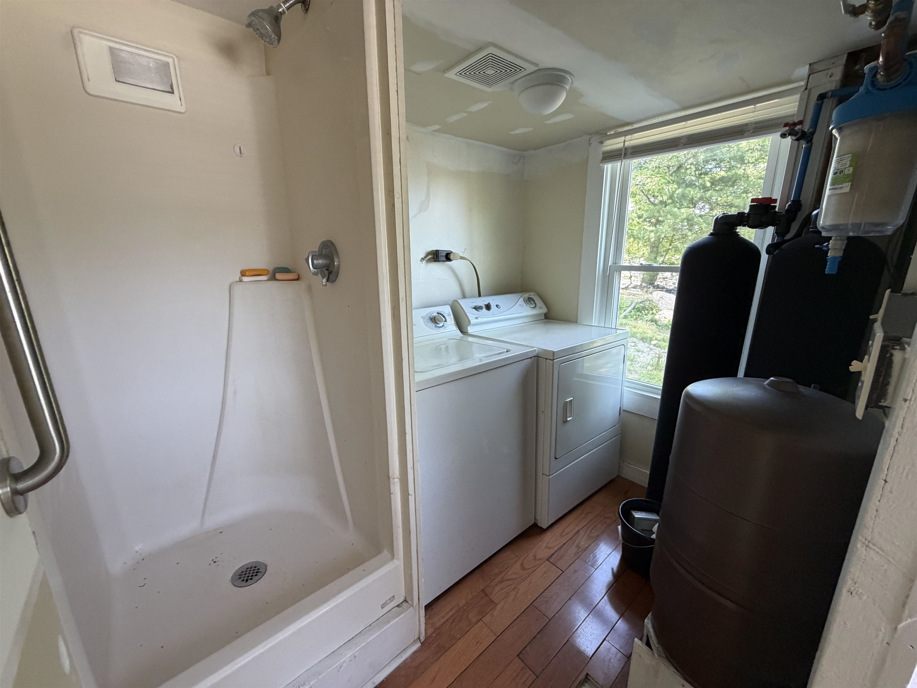 6 Milford St, Amherst, NH 03031