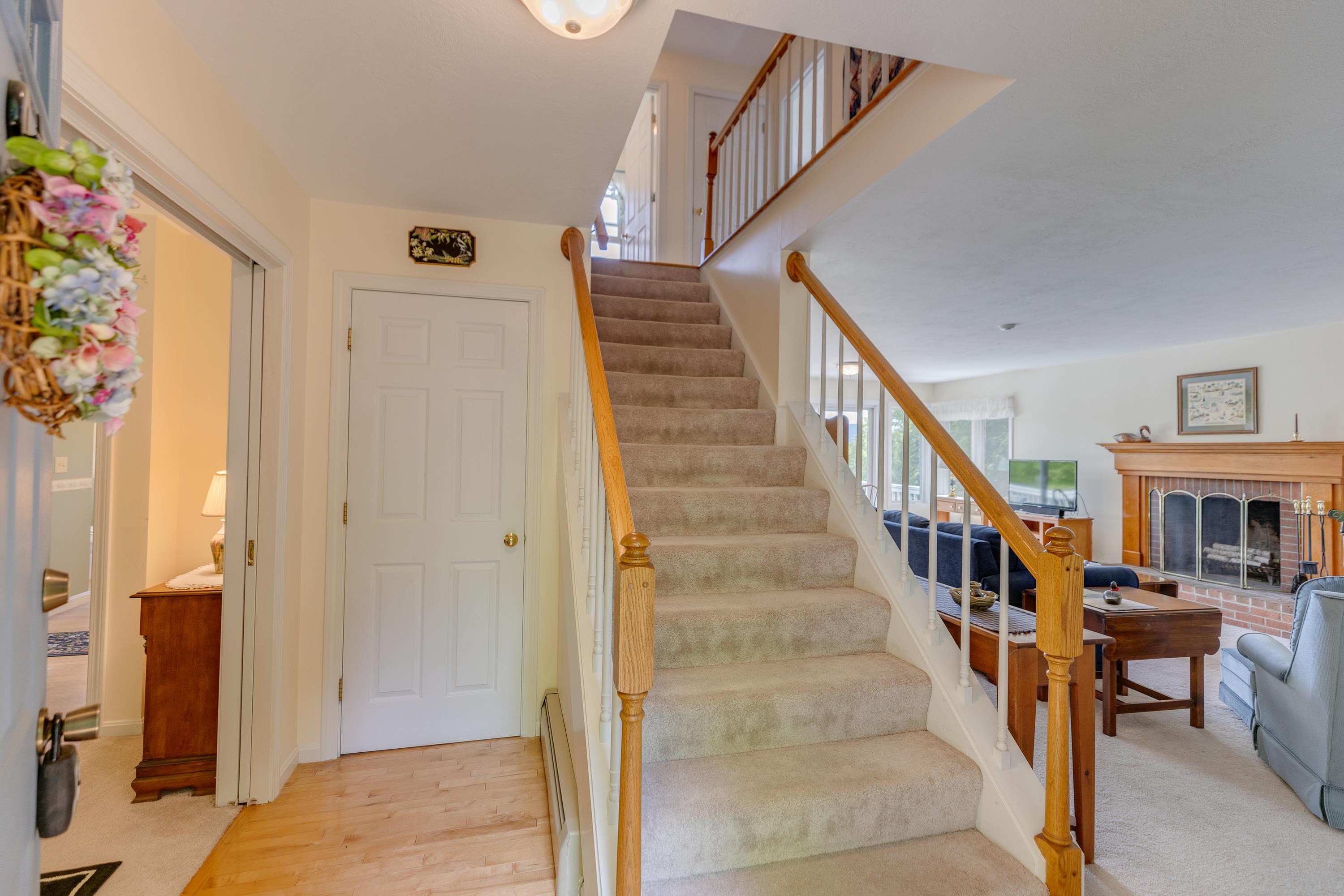 226 Hobart Hill Rd, Hebron, NH 03241
