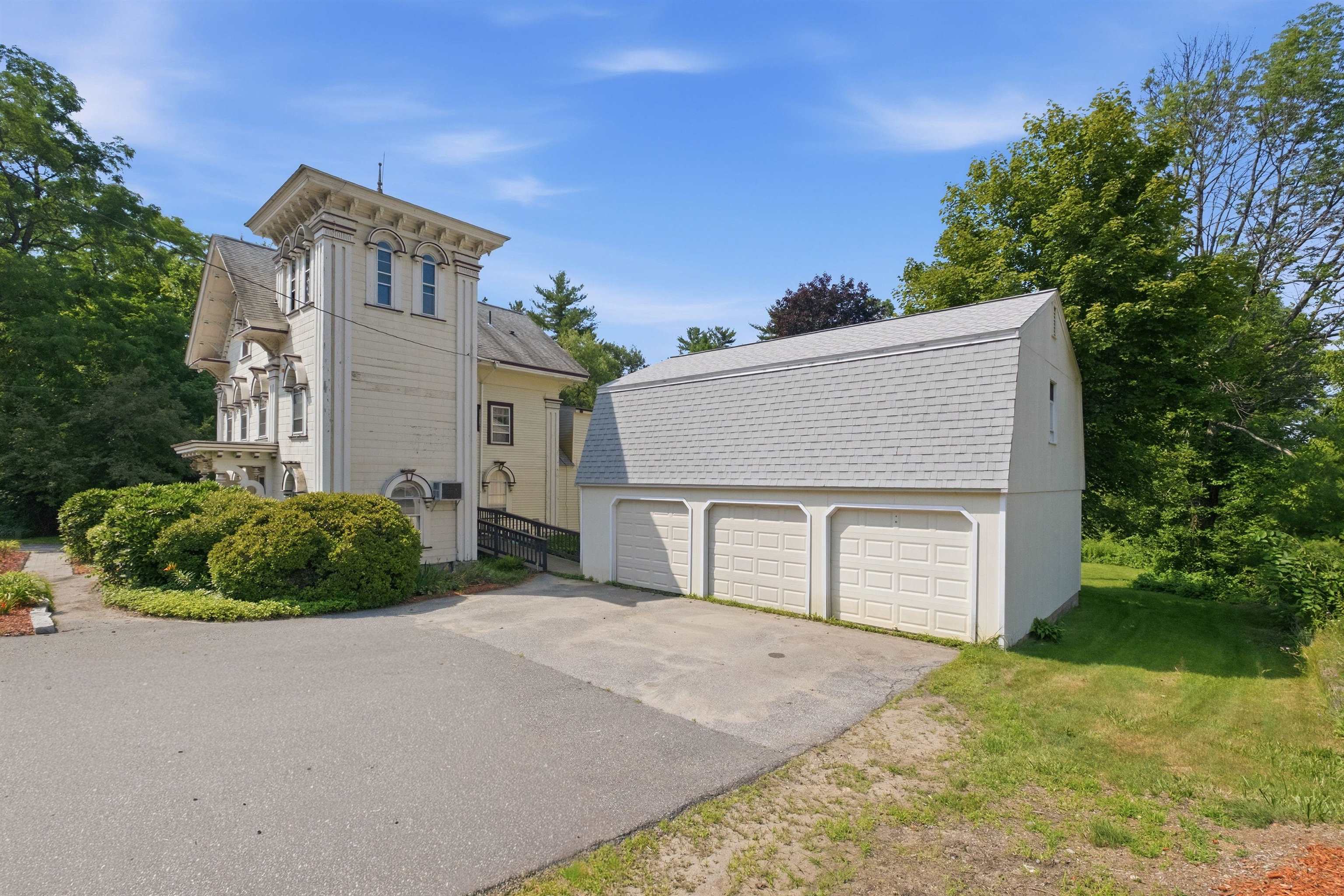 386 Pembroke St, Pembroke, NH 03275