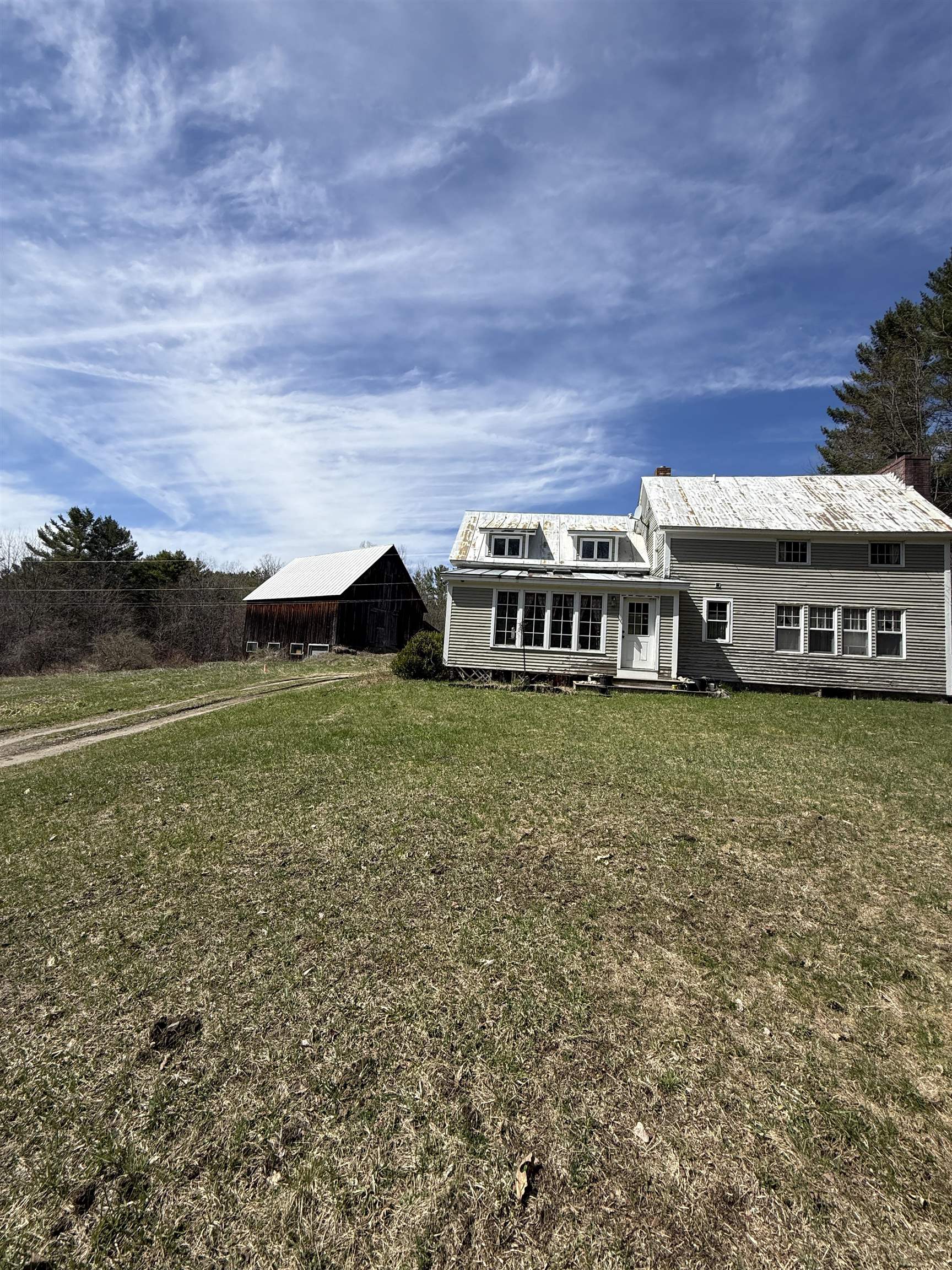 Photo 2 of Single family home for sale at 137 Foundry Rd, Tunbridge, VT 05077 | MLS# 5098069 | Listing updated on 2026-10-02