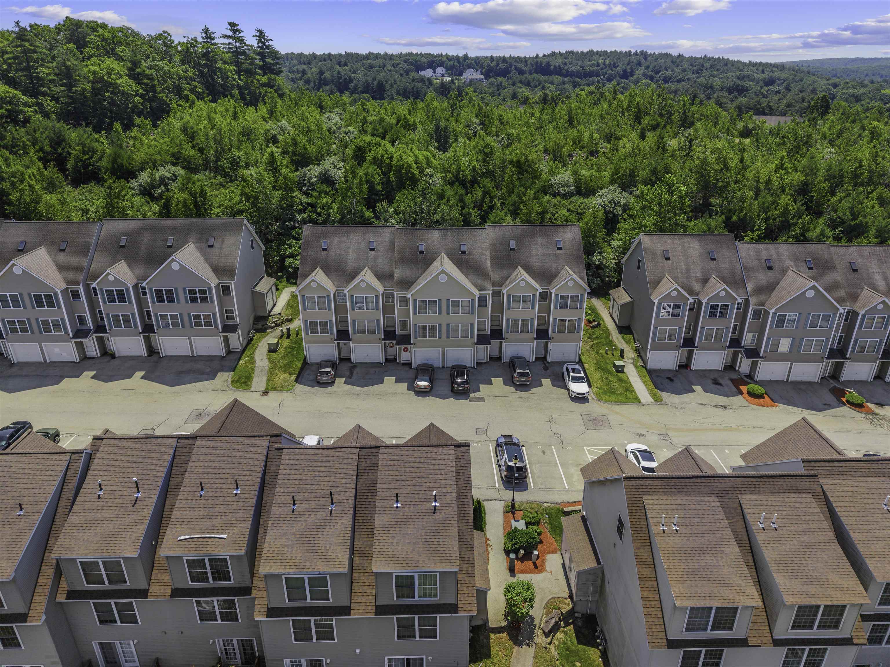 17 Tammy Ct #B, Hudson, NH 03051
