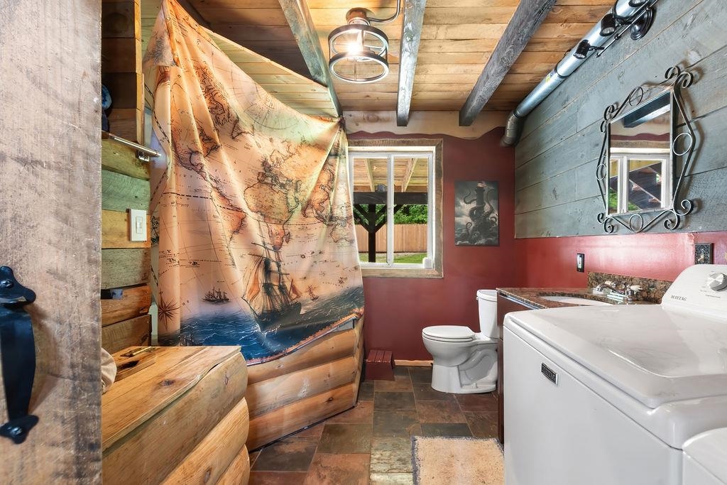 529 Maple St, Newport, NH 03773