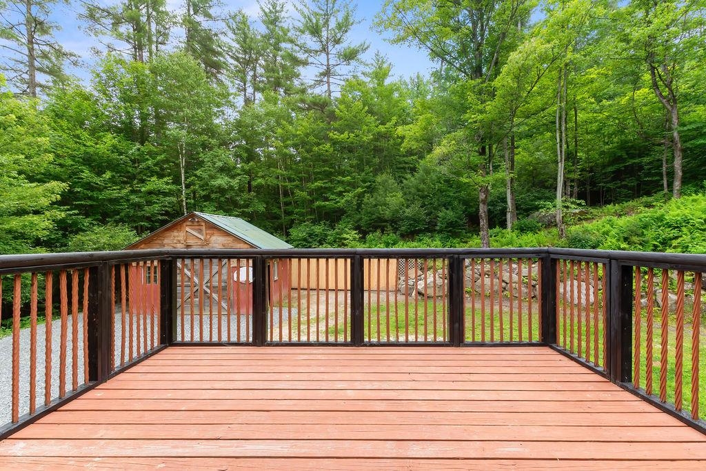deck view from loft bedroom to backyard 25673565