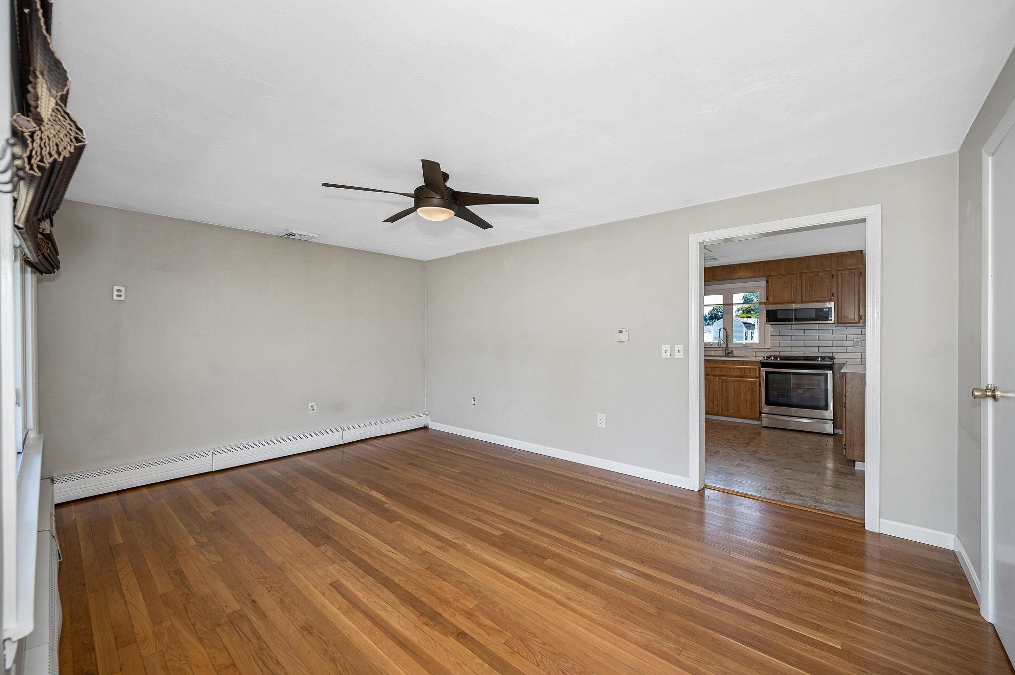 7 Raleigh Dr, Nashua, NH 03062