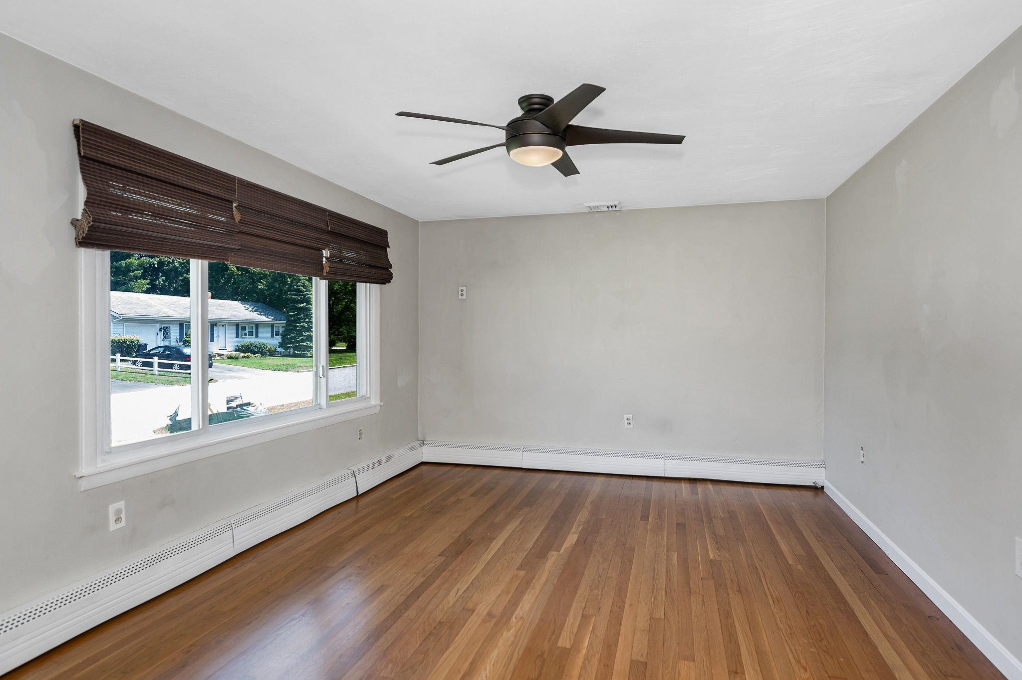 7 Raleigh Dr, Nashua, NH 03062