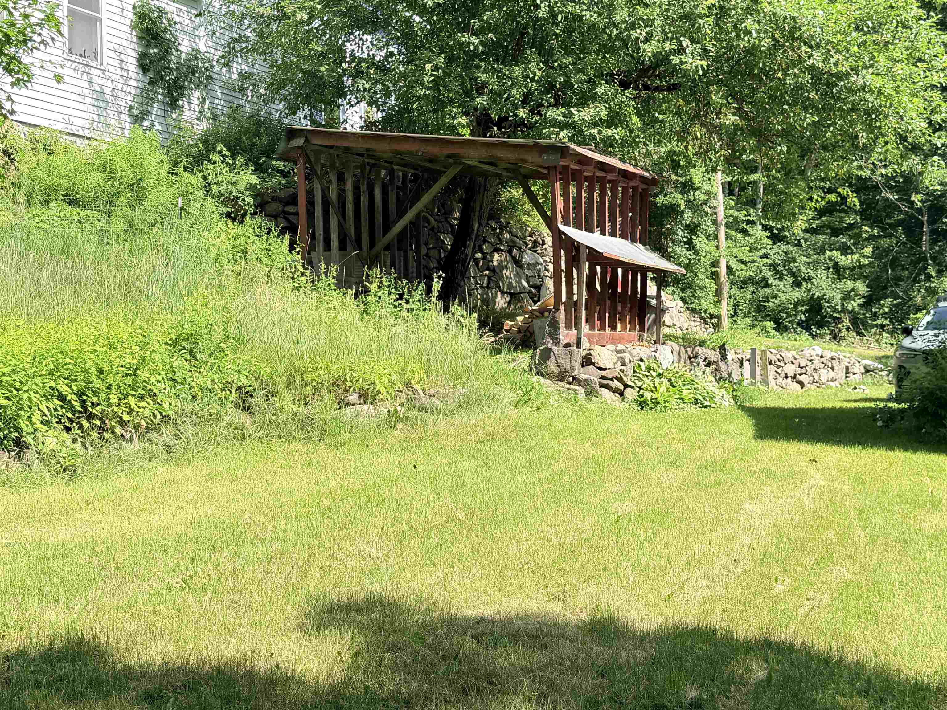 side yard 25688236
