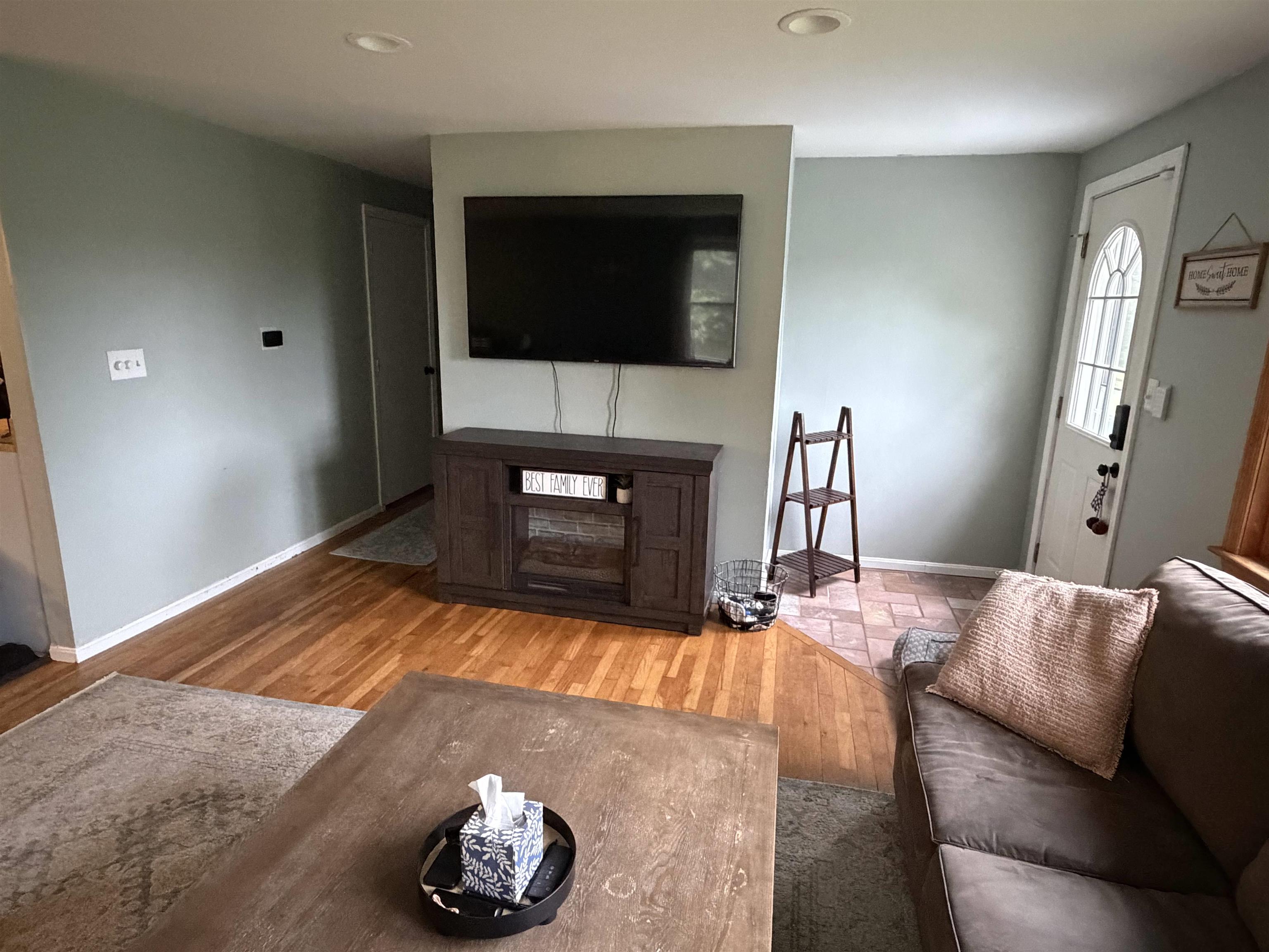 65 Pleasant St, Antrim, NH 03440