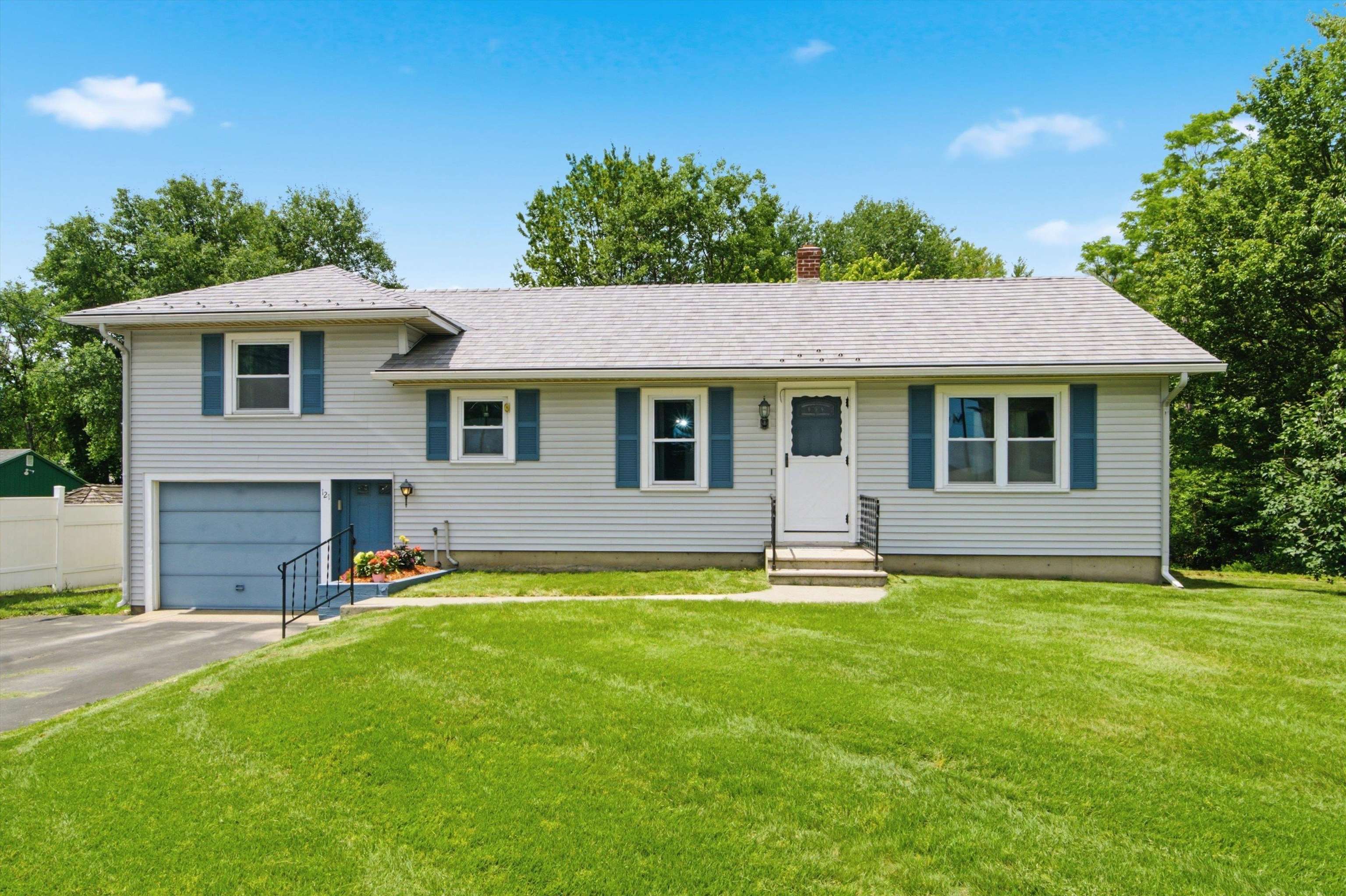 121 Charlestown Rd, Claremont, NH 03743