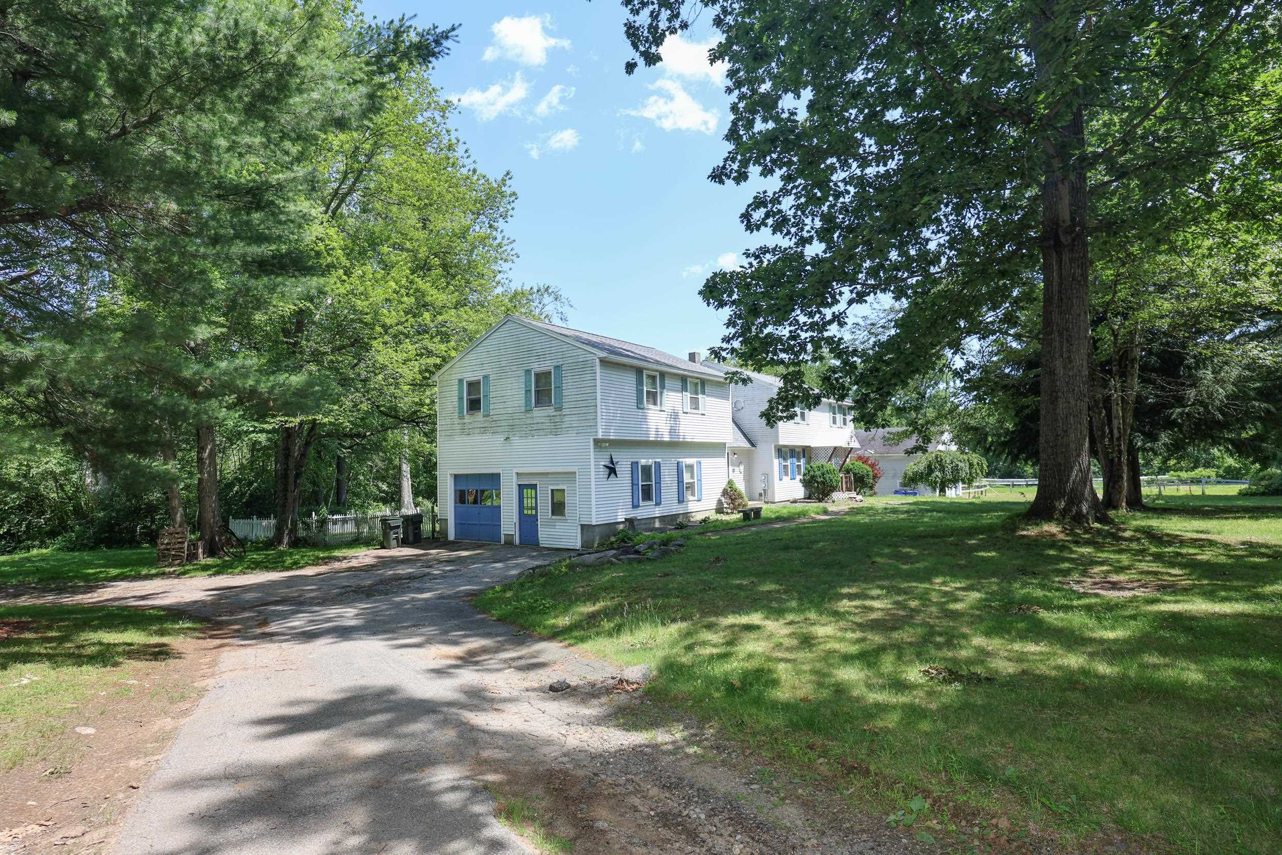 22 Holton Cir, Londonderry, NH 03053