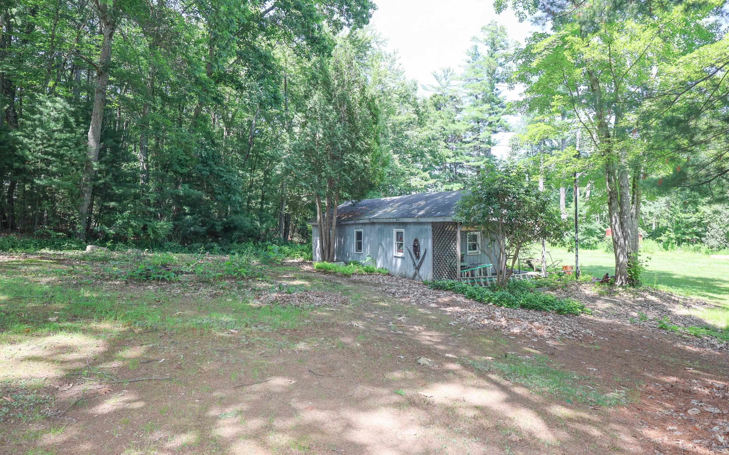 22 Holton Cir, Londonderry, NH 03053