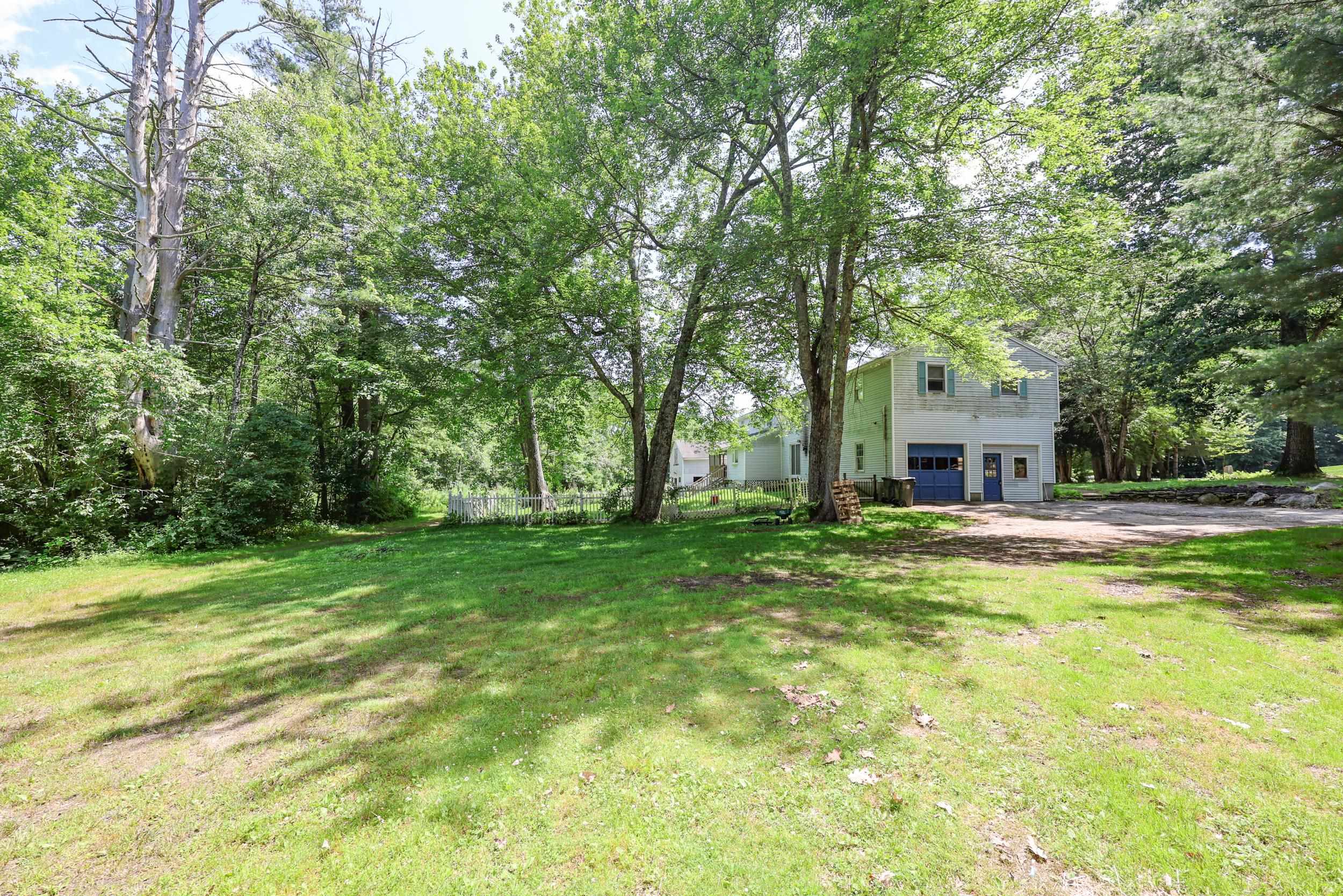 22 Holton Cir, Londonderry, NH 03053