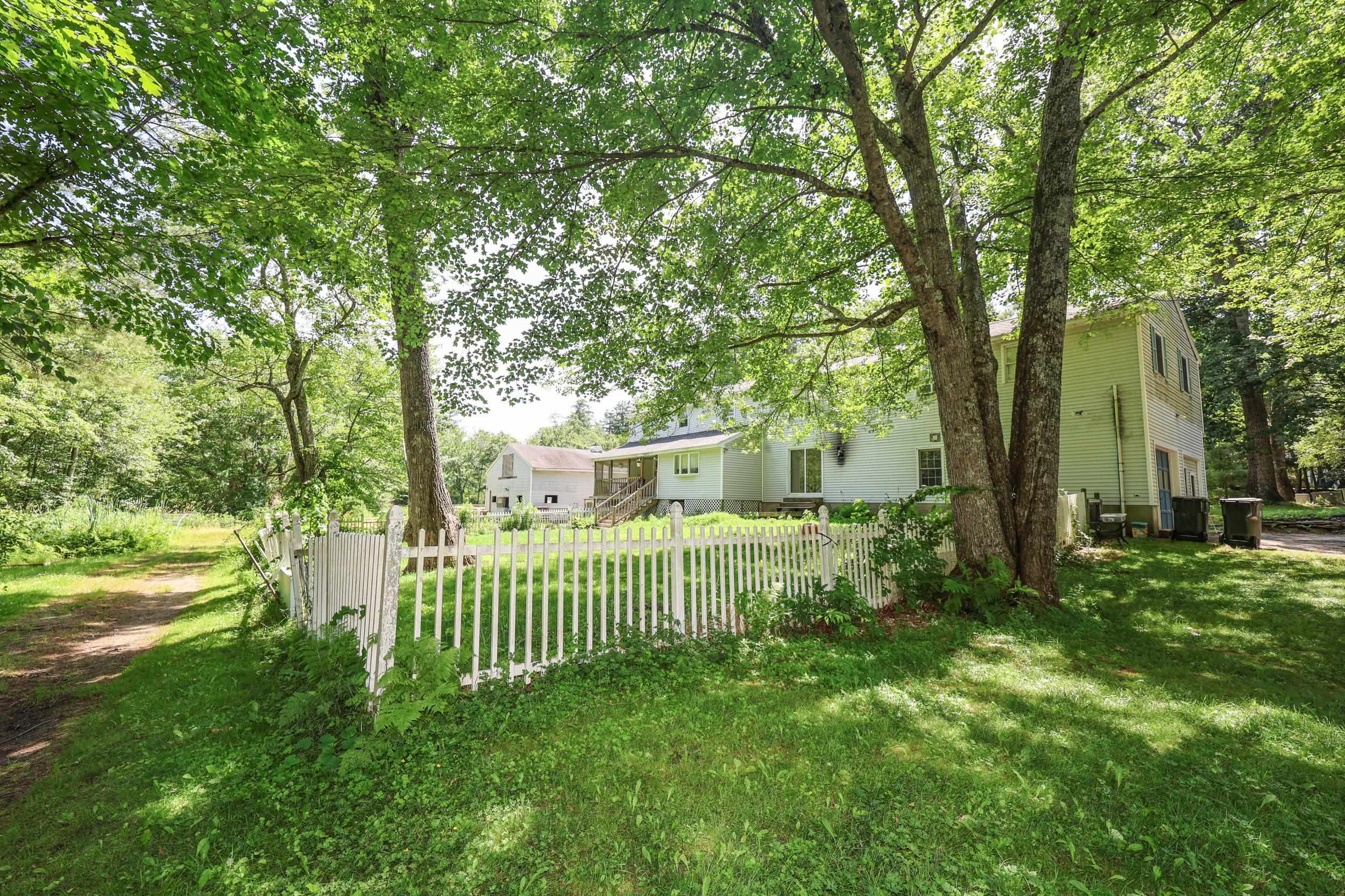 22 Holton Cir, Londonderry, NH 03053