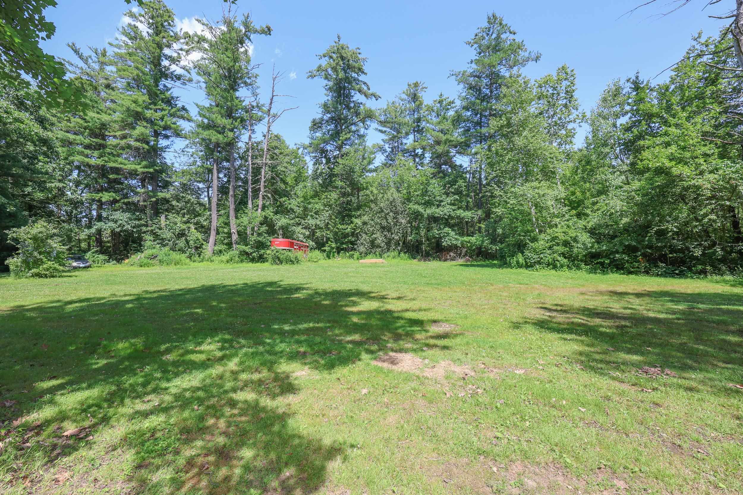 22 Holton Cir, Londonderry, NH 03053