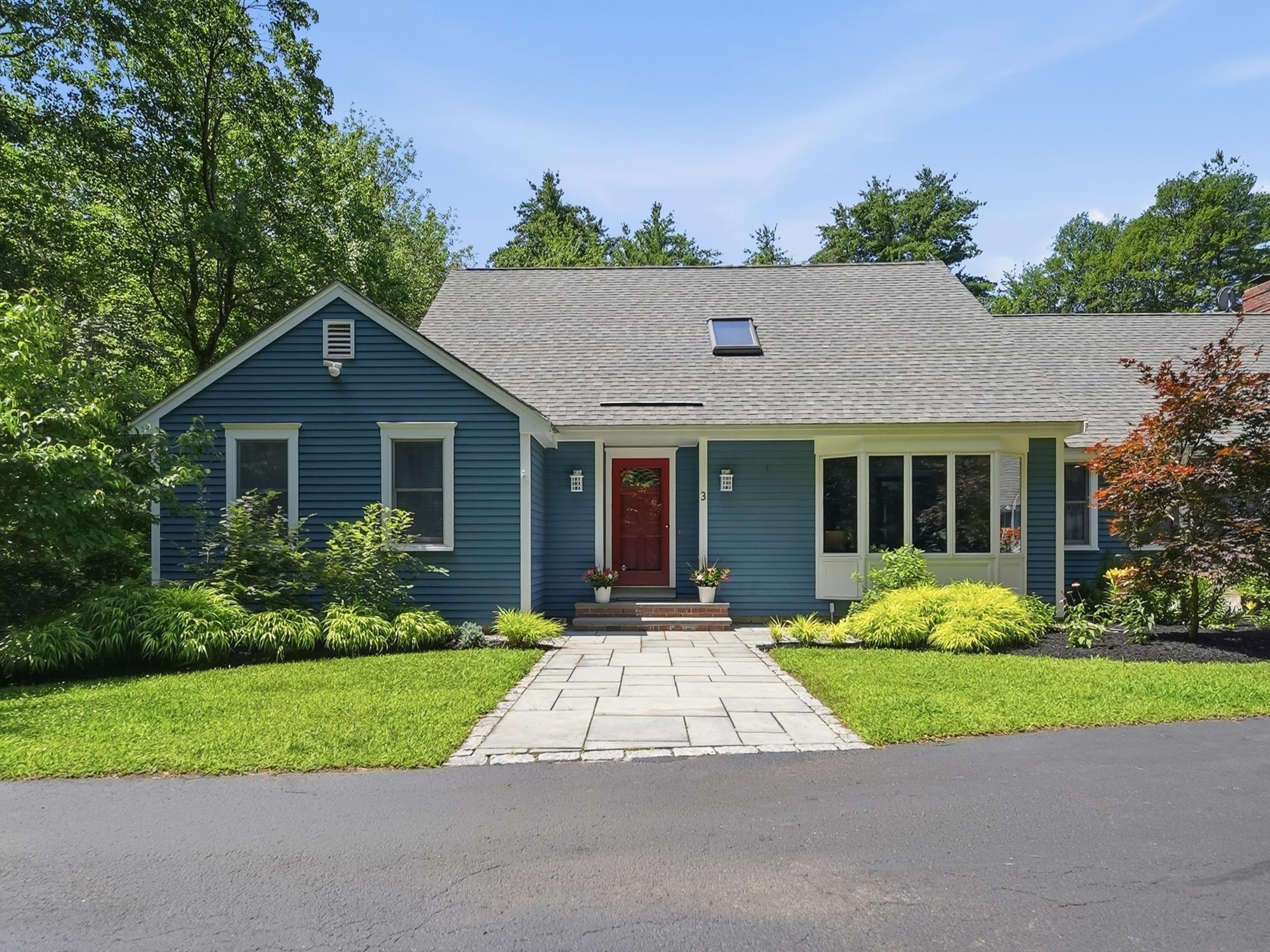3 Indian Ridge Rd, Atkinson, NH 03811