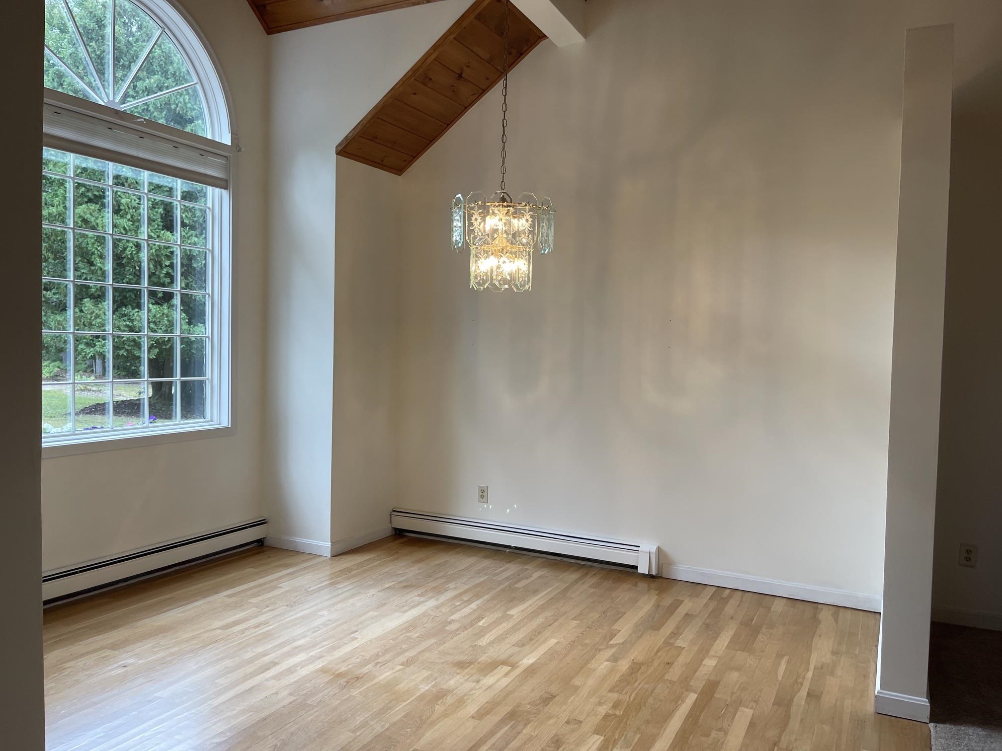 THIS ROOM LOOKS TO THE FRONT YARD AND THE PEACEFYUL SUNSETS IN THE WESTERLY SKIES.