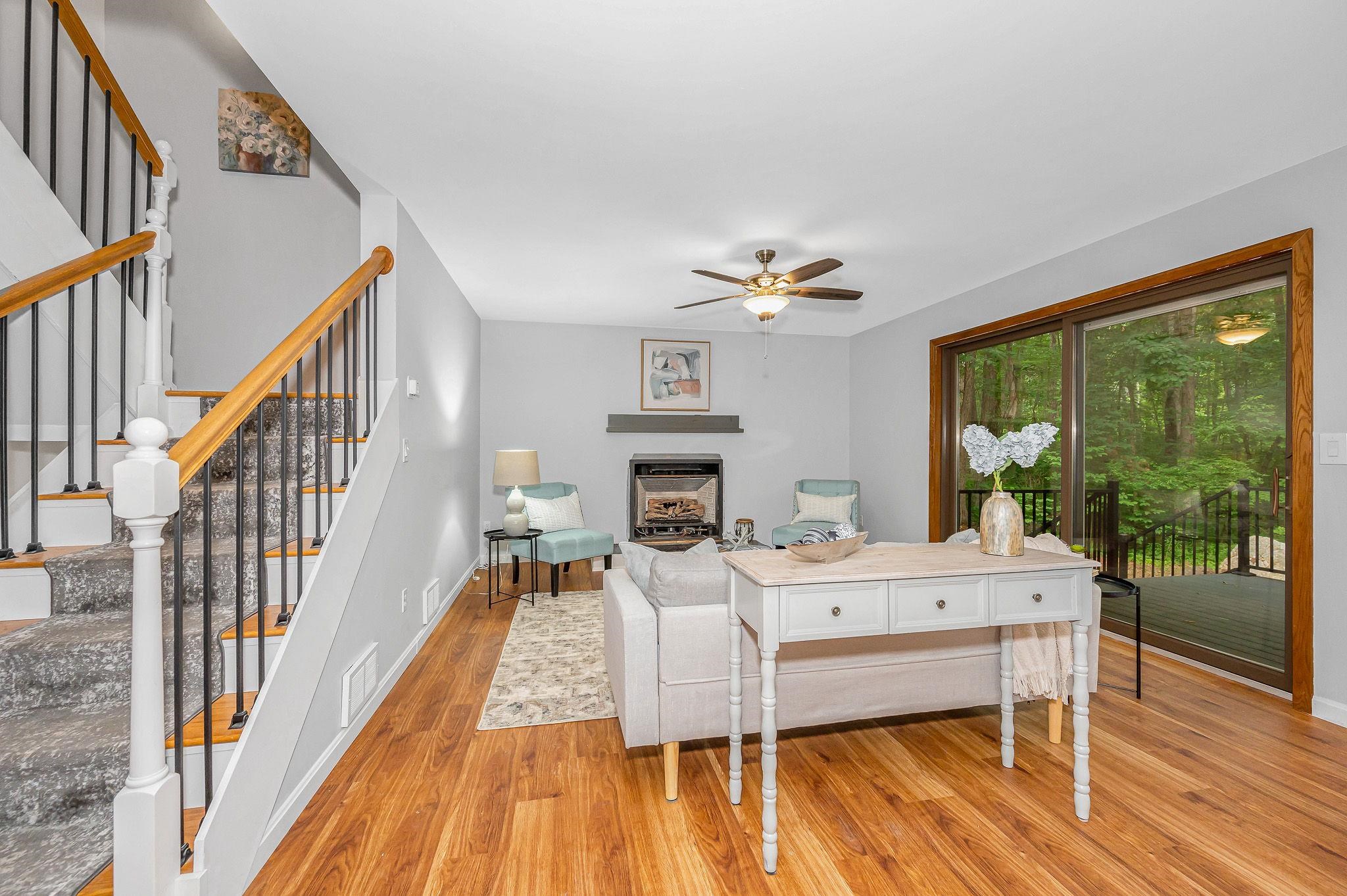 10 Shelly Dr, Pelham, NH 03076