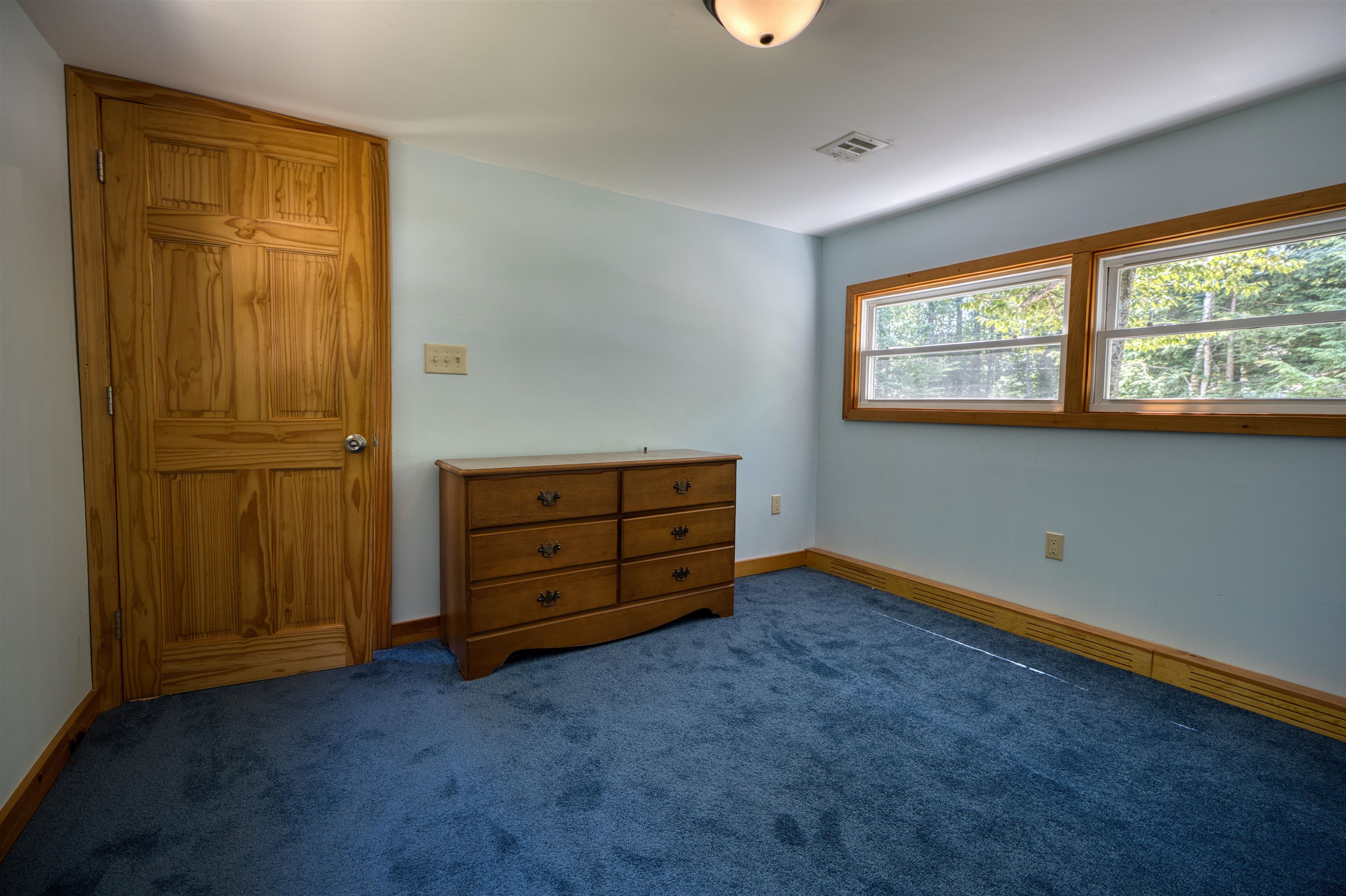 98 Thibodeau Ln, Tamworth, NH 03886