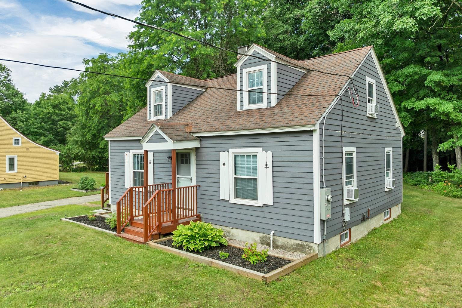 12 Mountain View Dr, Hill, NH 03243