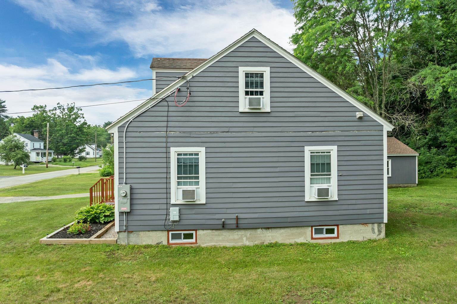 12 Mountain View Dr, Hill, NH 03243