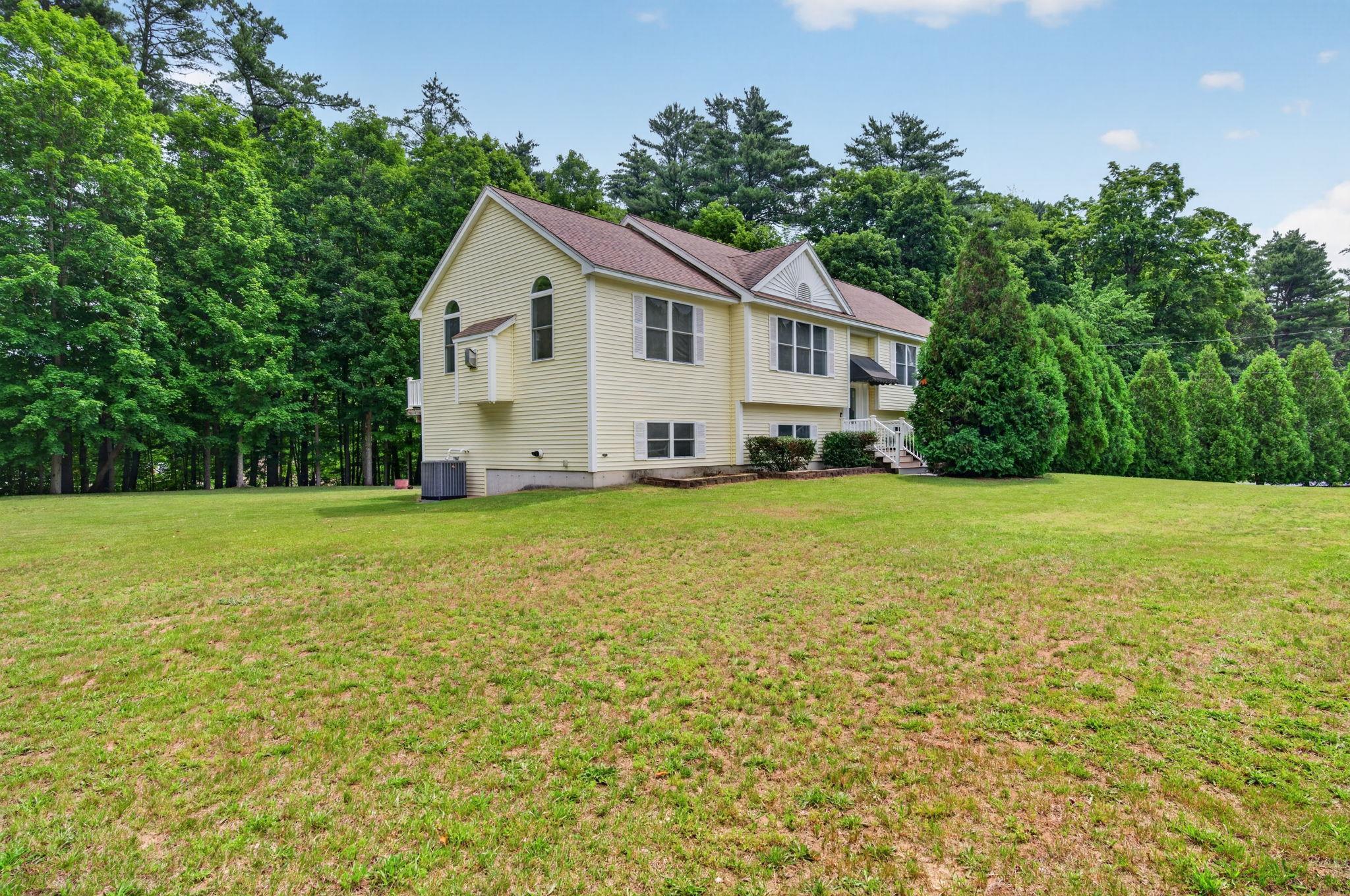 129 East Main St, Hampstead, NH 03826