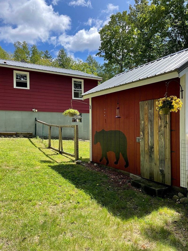 67 Mansion Hill Dr, Lincoln, NH 03251