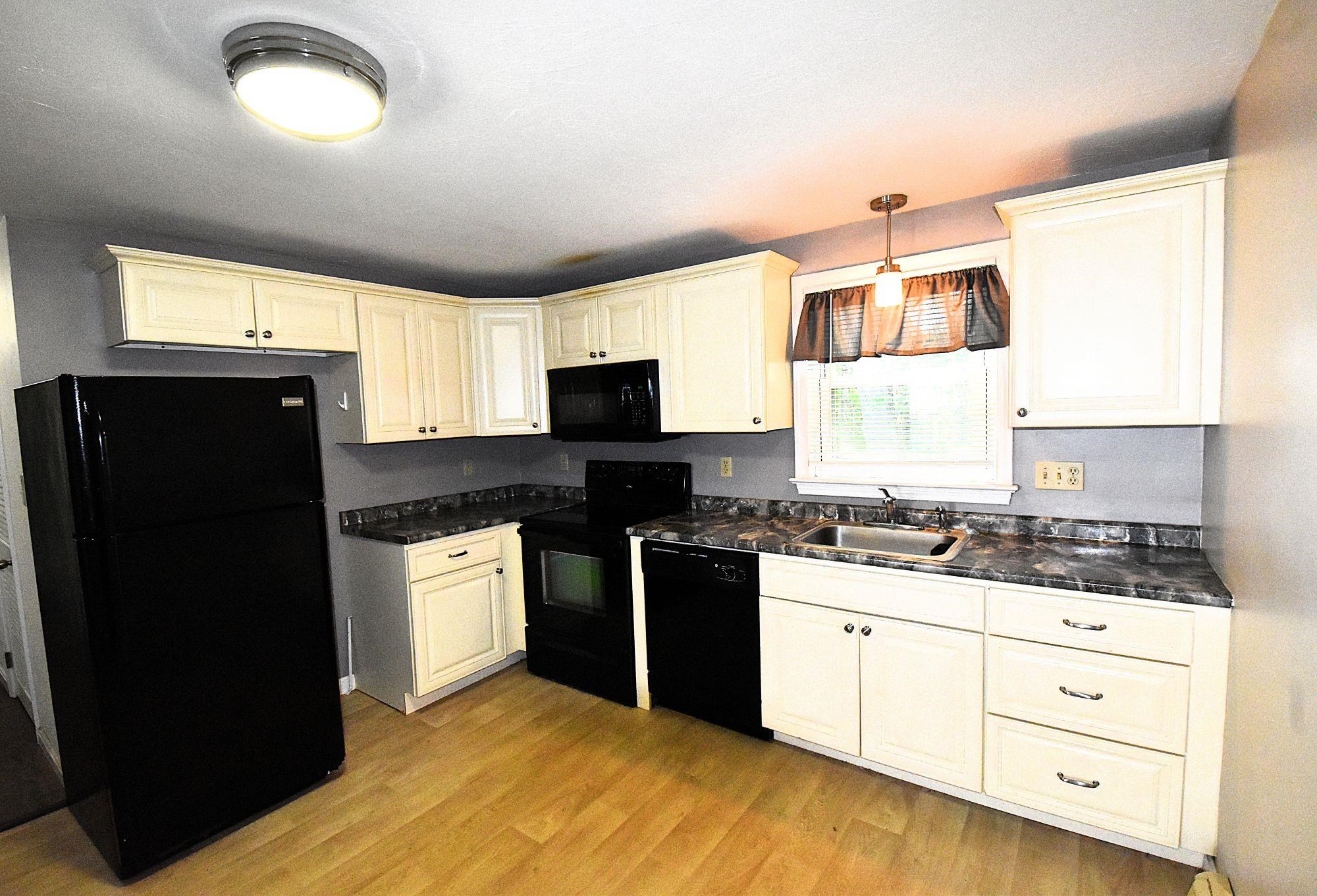 210 Circle Rd #3, Manchester, NH 03103
