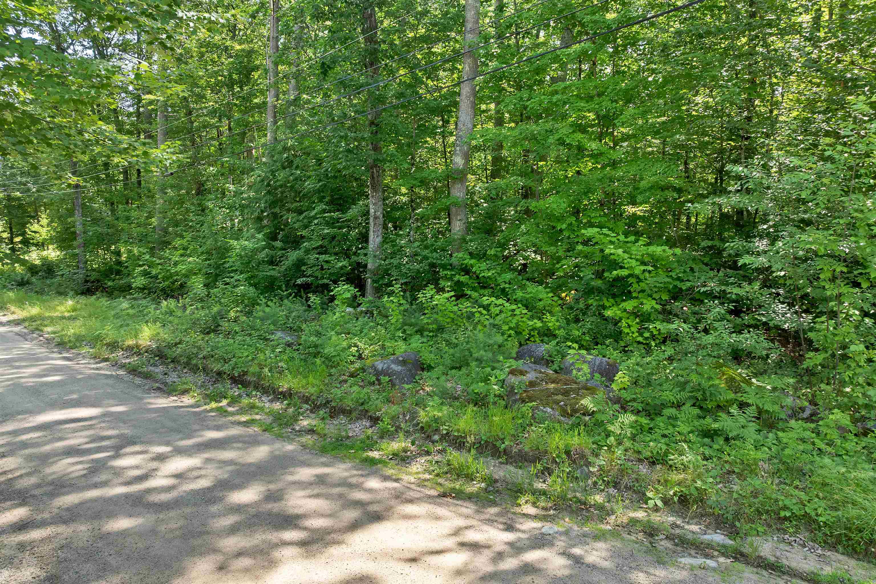 28 Geneve St, Moultonborough, NH 03254