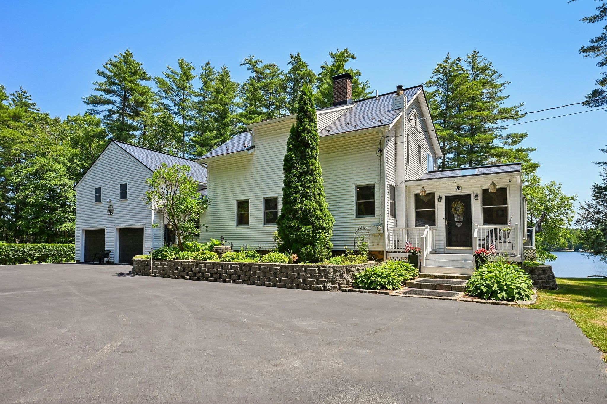 76 Holts Point Rd, Sandown, NH 03873