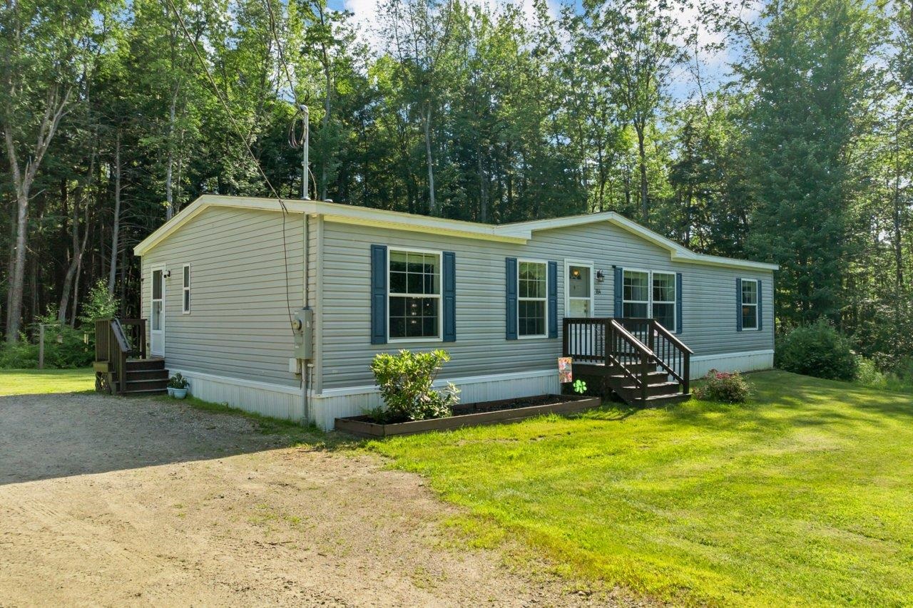 954 Ten Rod Rd, Farmington, NH 03835