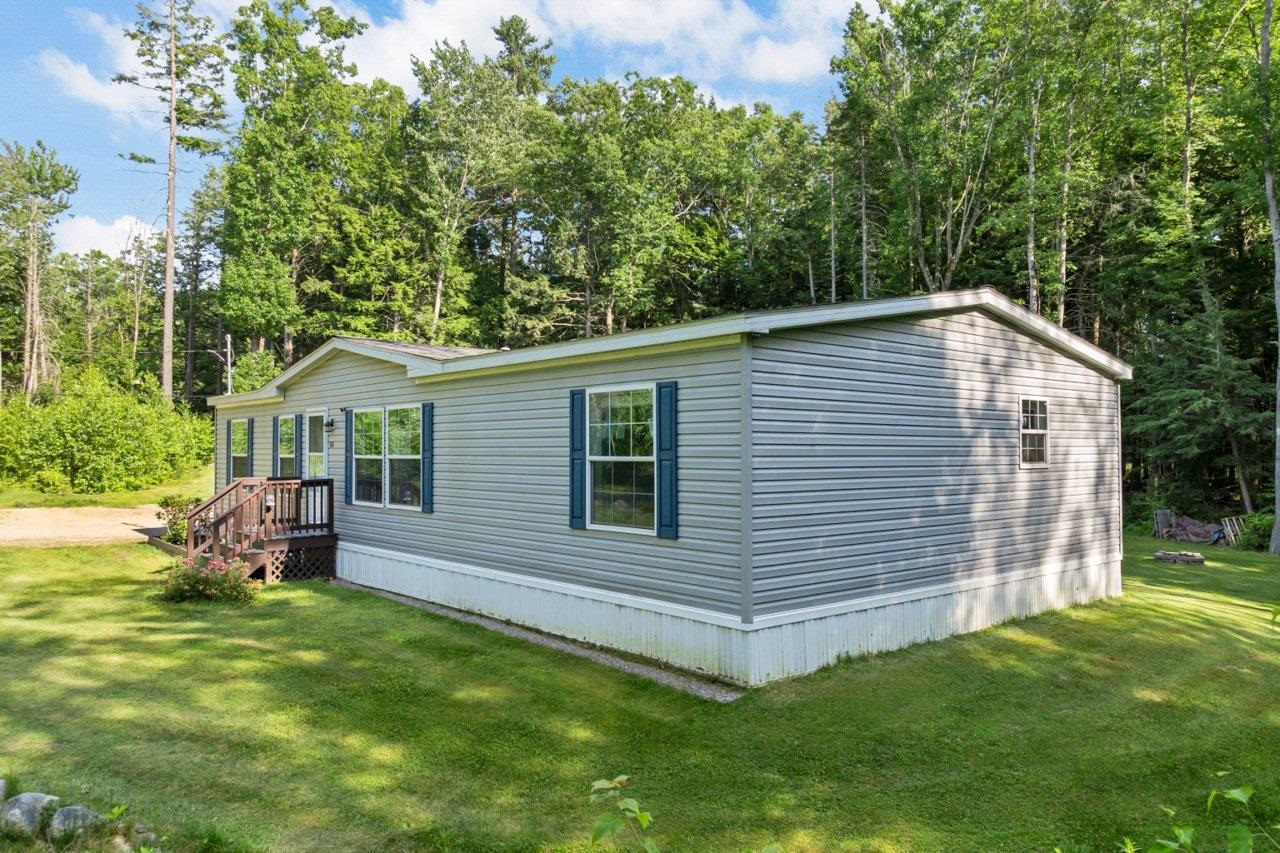 954 Ten Rod Rd, Farmington, NH 03835