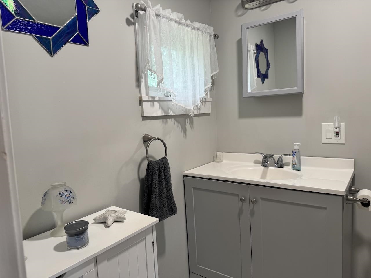 41 Park St, Swanzey, NH 03431
